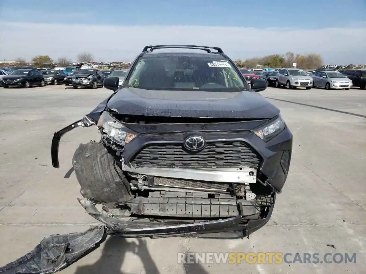 9 Photograph of a damaged car JTMH1RFV1KJ013893 TOYOTA RAV4 2019