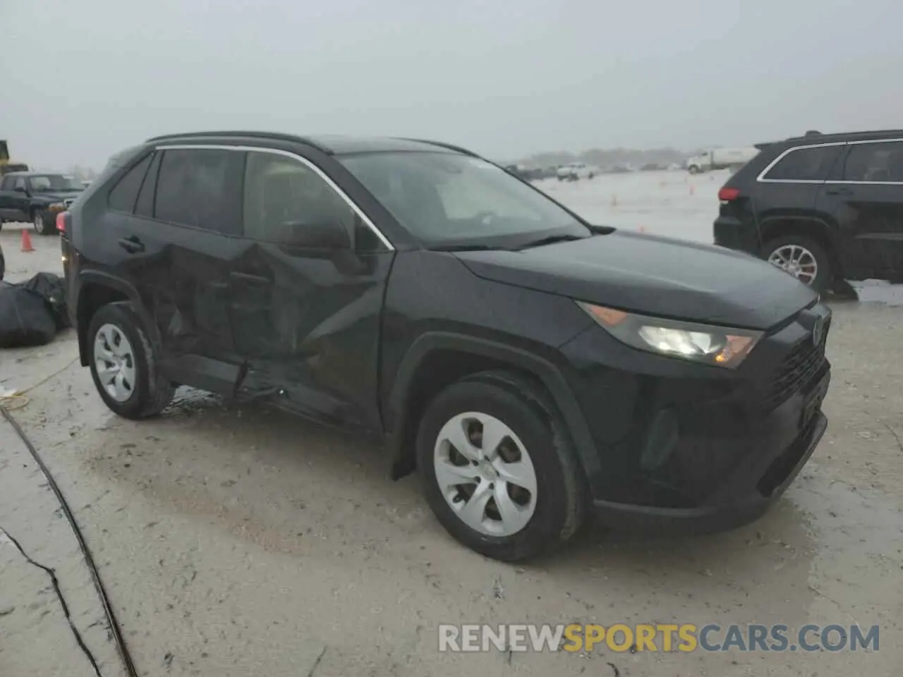 4 Photograph of a damaged car JTMH1RFV2KD006837 TOYOTA RAV4 2019