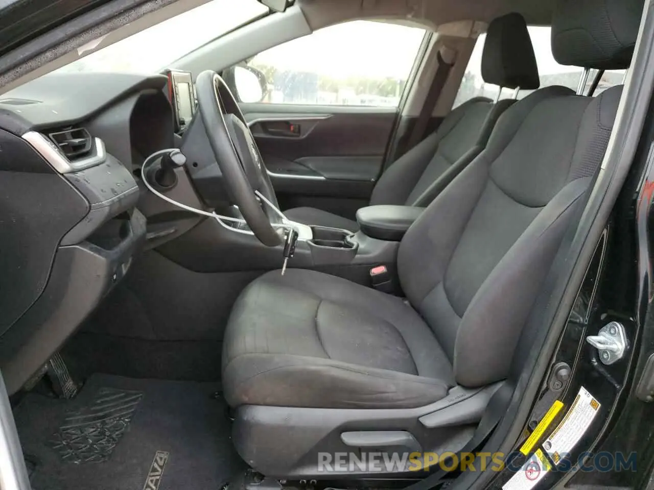 7 Photograph of a damaged car JTMH1RFV2KD006837 TOYOTA RAV4 2019