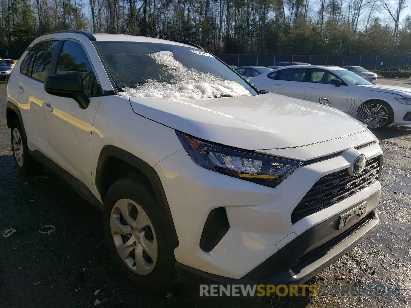 1 Photograph of a damaged car JTMH1RFV2KD013447 TOYOTA RAV4 2019