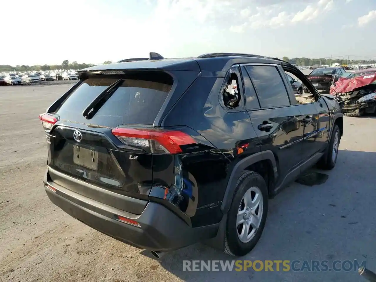 4 Photograph of a damaged car JTMH1RFV2KD014775 TOYOTA RAV4 2019