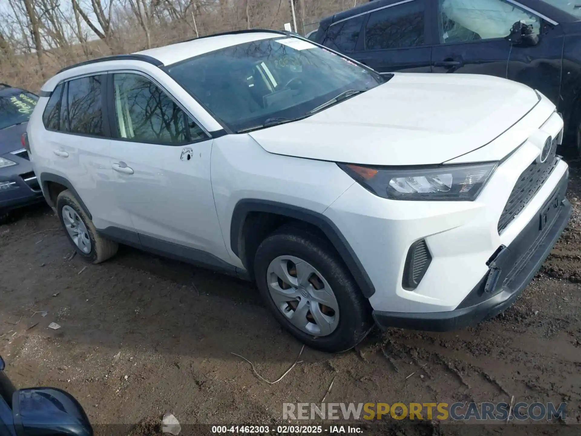 1 Photograph of a damaged car JTMH1RFV2KD016915 TOYOTA RAV4 2019