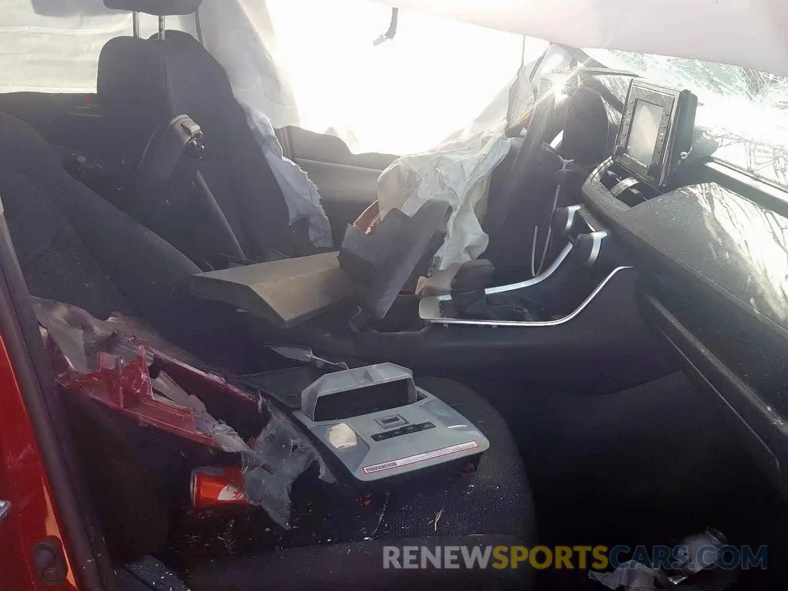 5 Photograph of a damaged car JTMH1RFV2KD033486 TOYOTA RAV4 2019