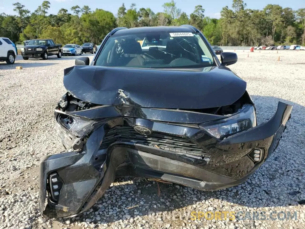 5 Photograph of a damaged car JTMH1RFV2KD040793 TOYOTA RAV4 2019