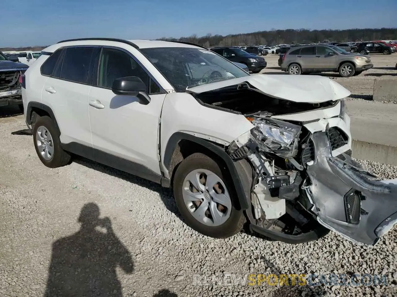 4 Photograph of a damaged car JTMH1RFV2KD516492 TOYOTA RAV4 2019