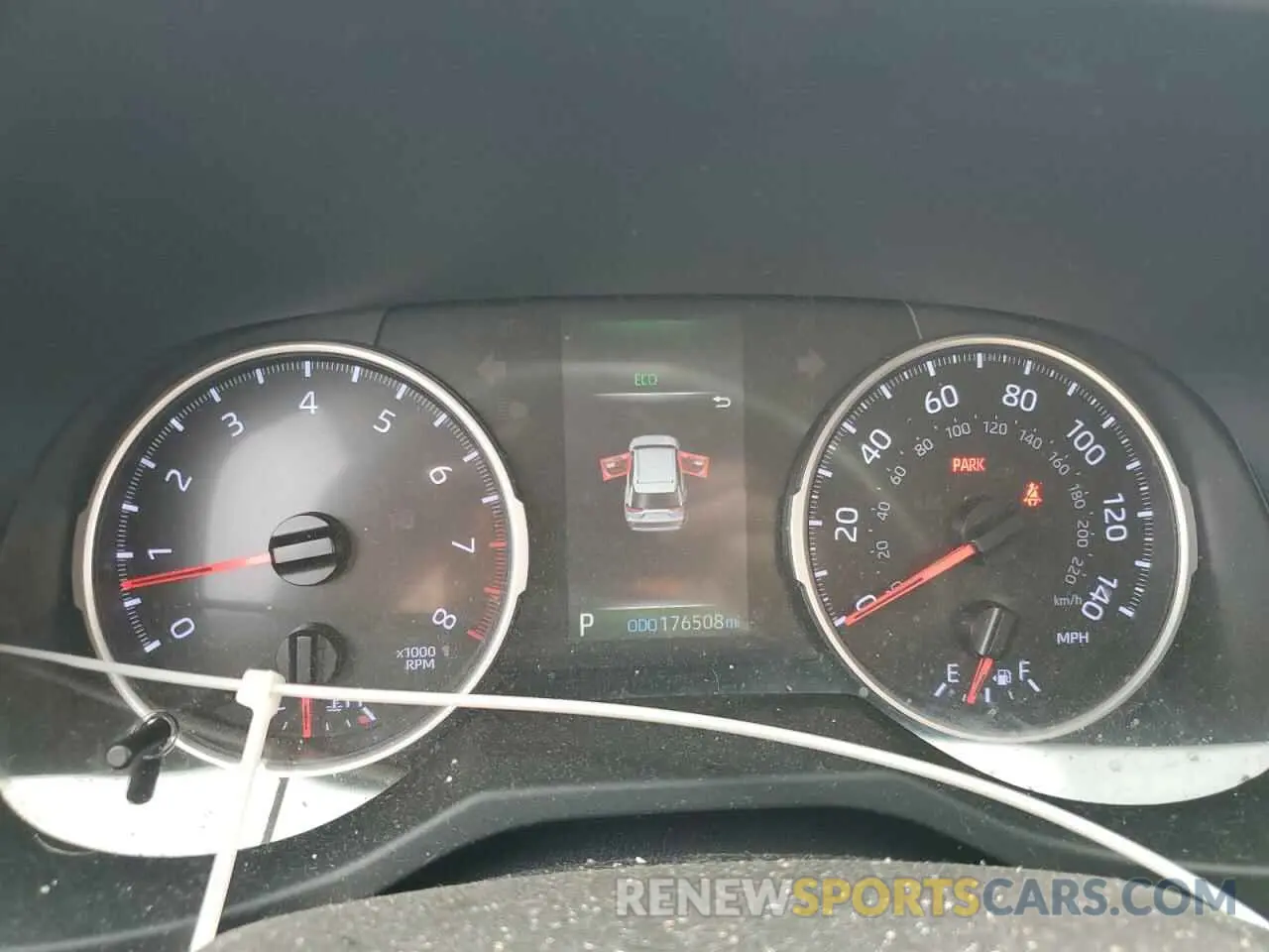 9 Photograph of a damaged car JTMH1RFV2KJ005270 TOYOTA RAV4 2019