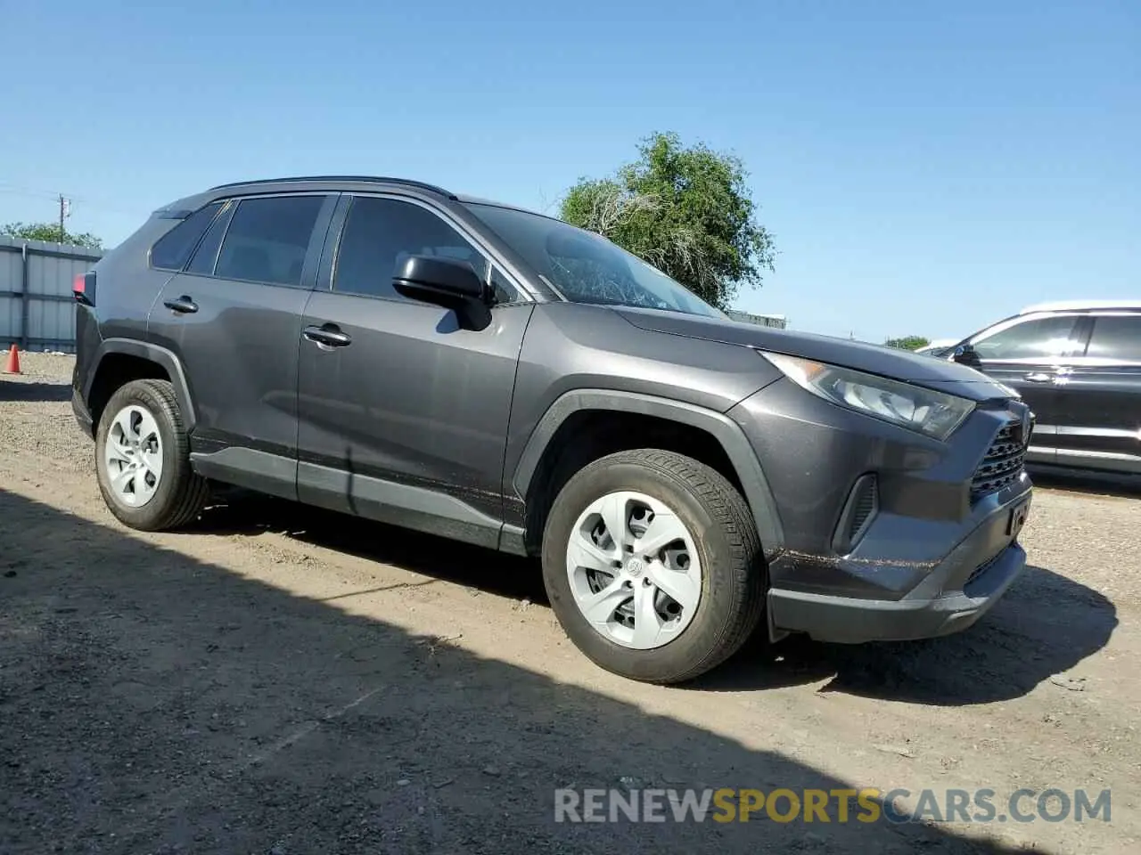 4 Photograph of a damaged car JTMH1RFV2KJ008864 TOYOTA RAV4 2019