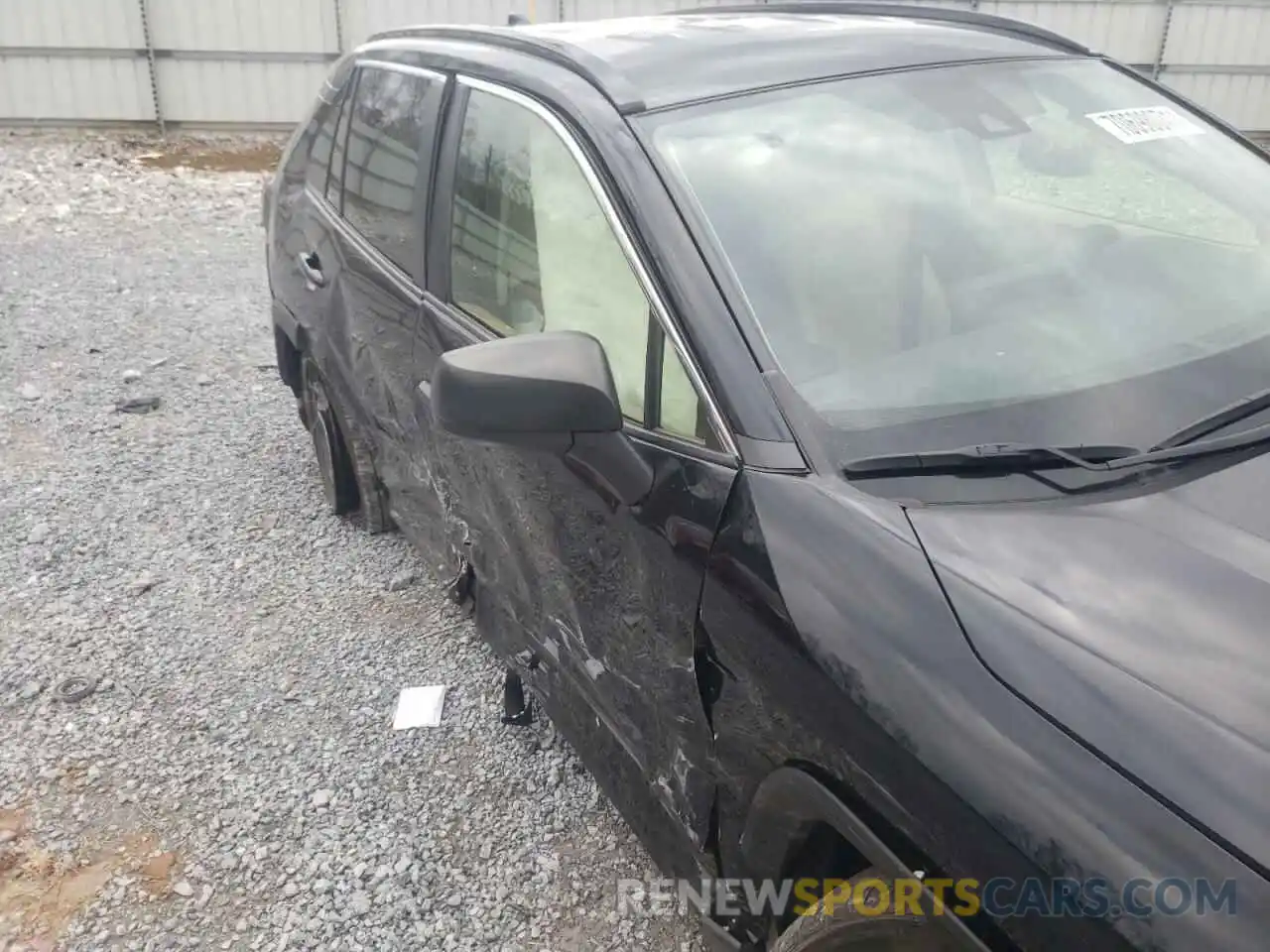 9 Photograph of a damaged car JTMH1RFV2KJ014132 TOYOTA RAV4 2019