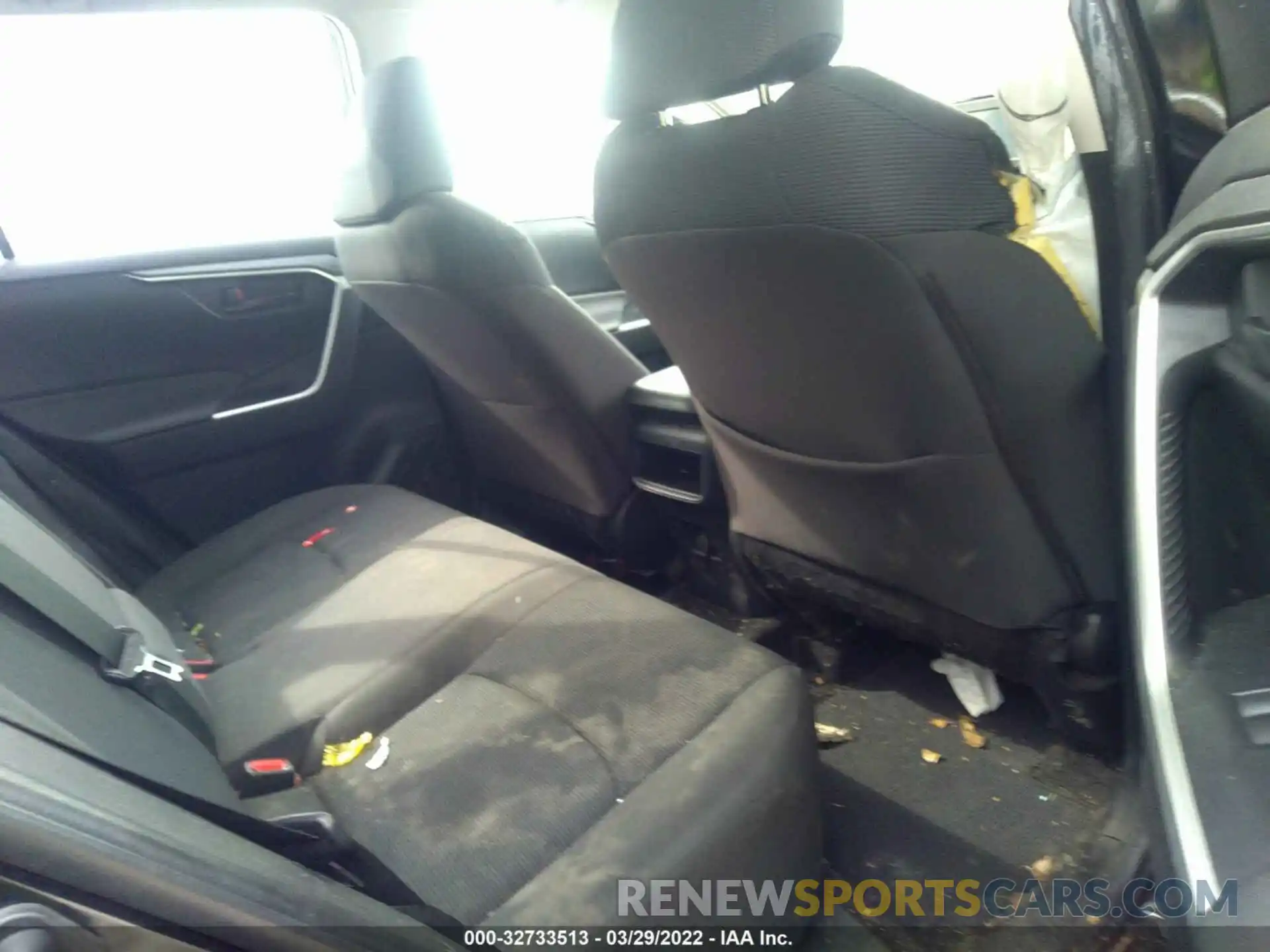 8 Photograph of a damaged car JTMH1RFV3KD004546 TOYOTA RAV4 2019