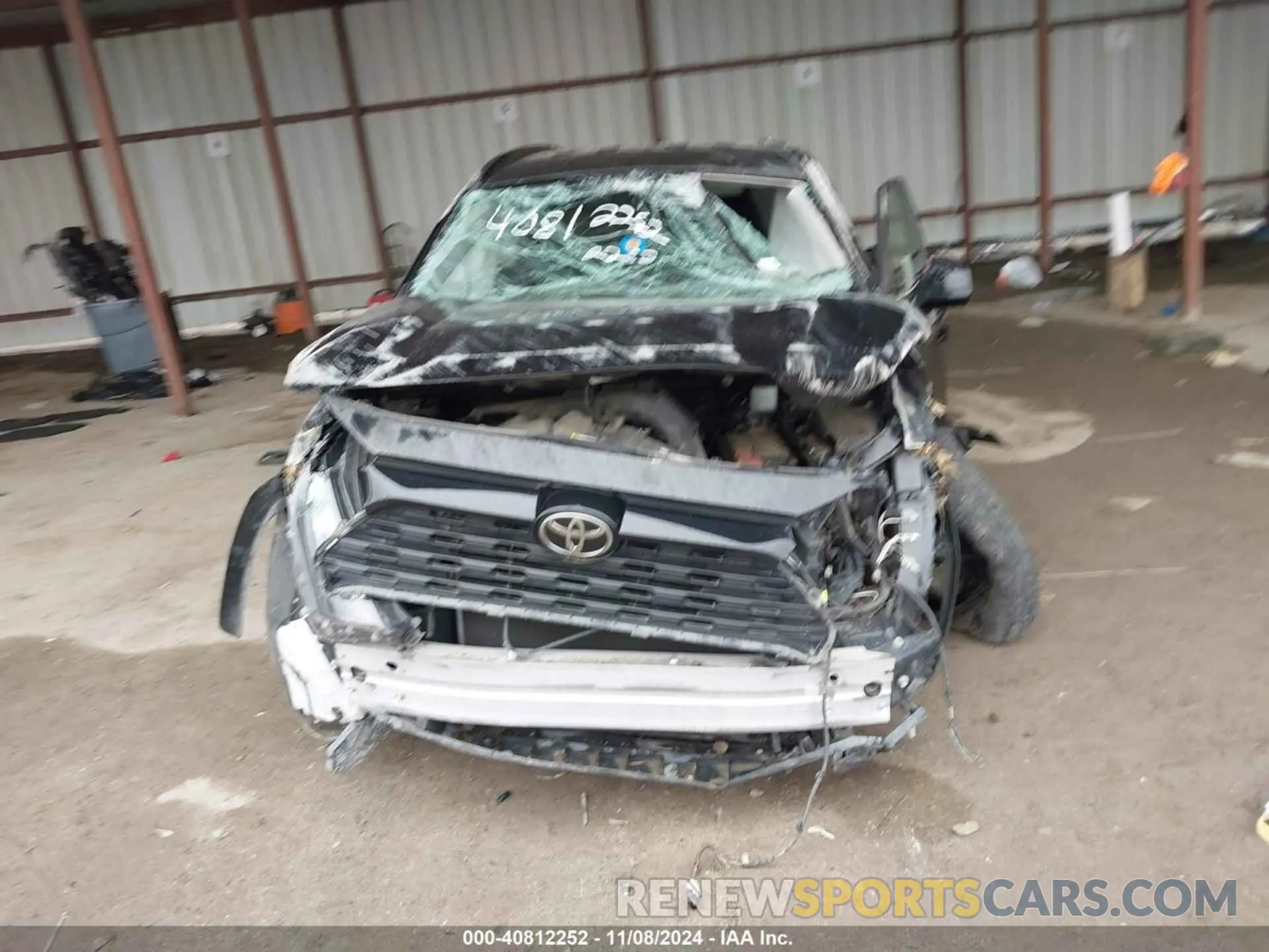 11 Photograph of a damaged car JTMH1RFV3KD016860 TOYOTA RAV4 2019