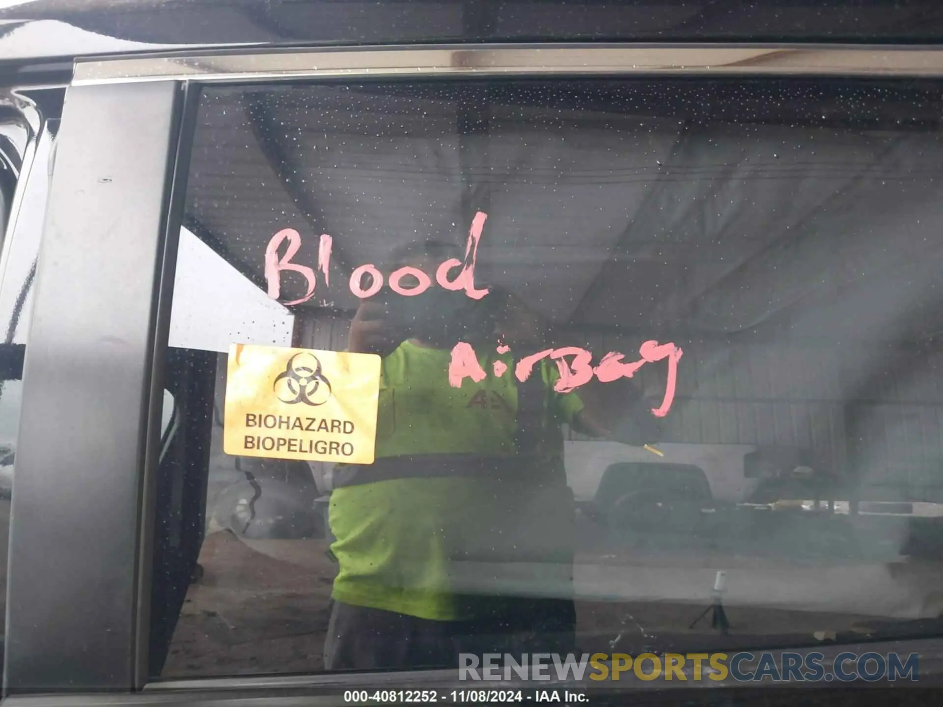 14 Photograph of a damaged car JTMH1RFV3KD016860 TOYOTA RAV4 2019