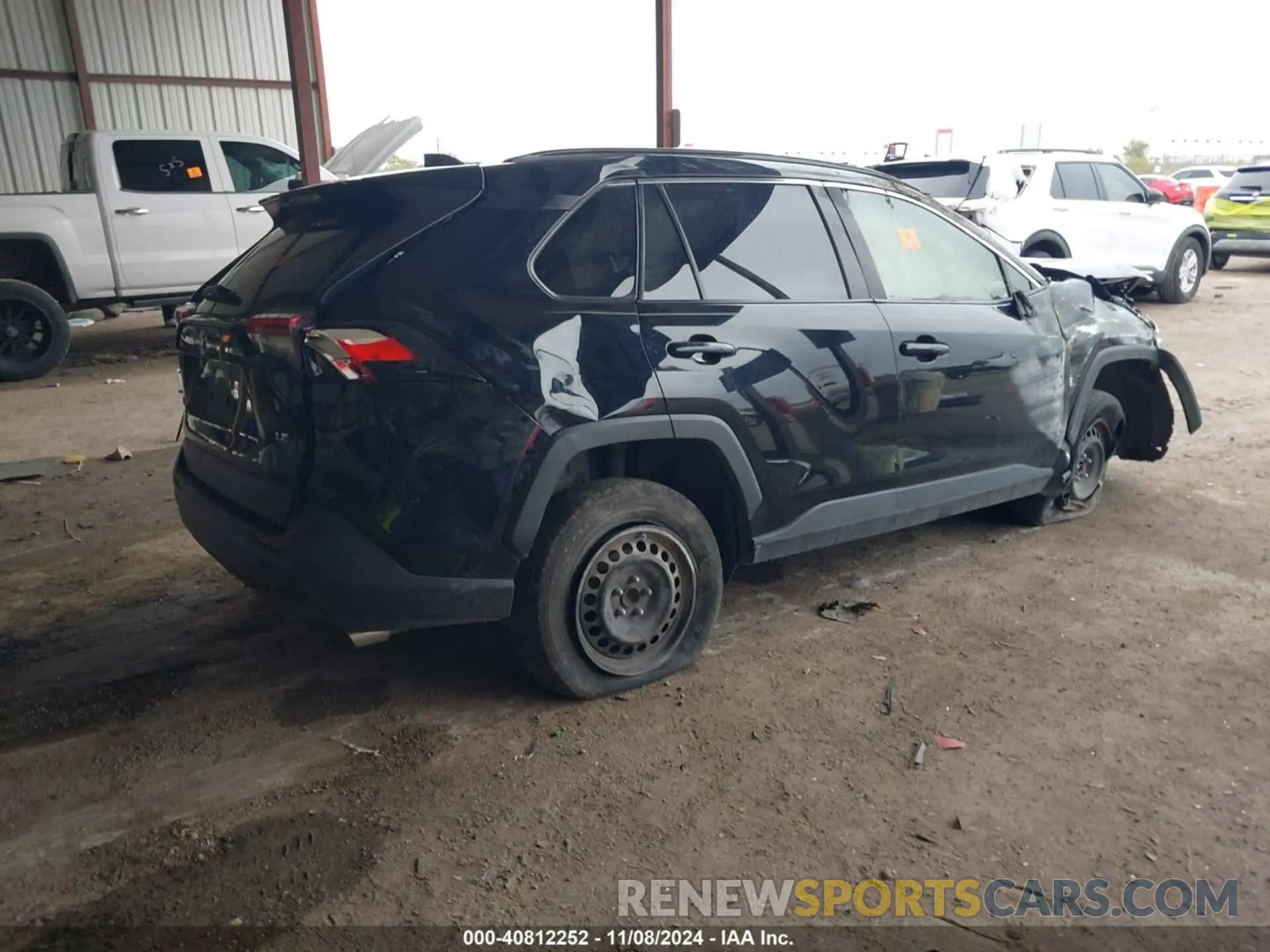 4 Photograph of a damaged car JTMH1RFV3KD016860 TOYOTA RAV4 2019