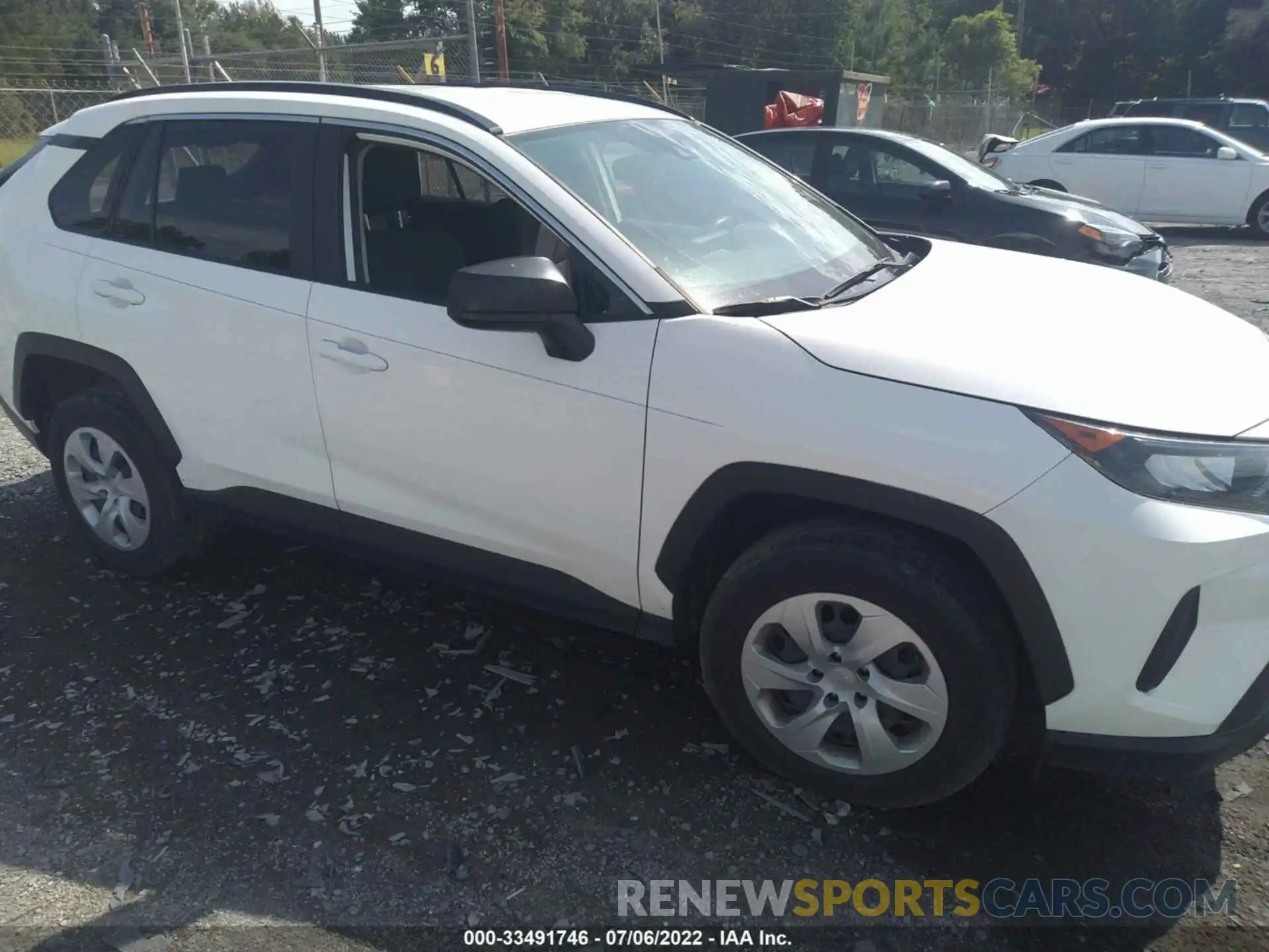 1 Photograph of a damaged car JTMH1RFV3KD041712 TOYOTA RAV4 2019