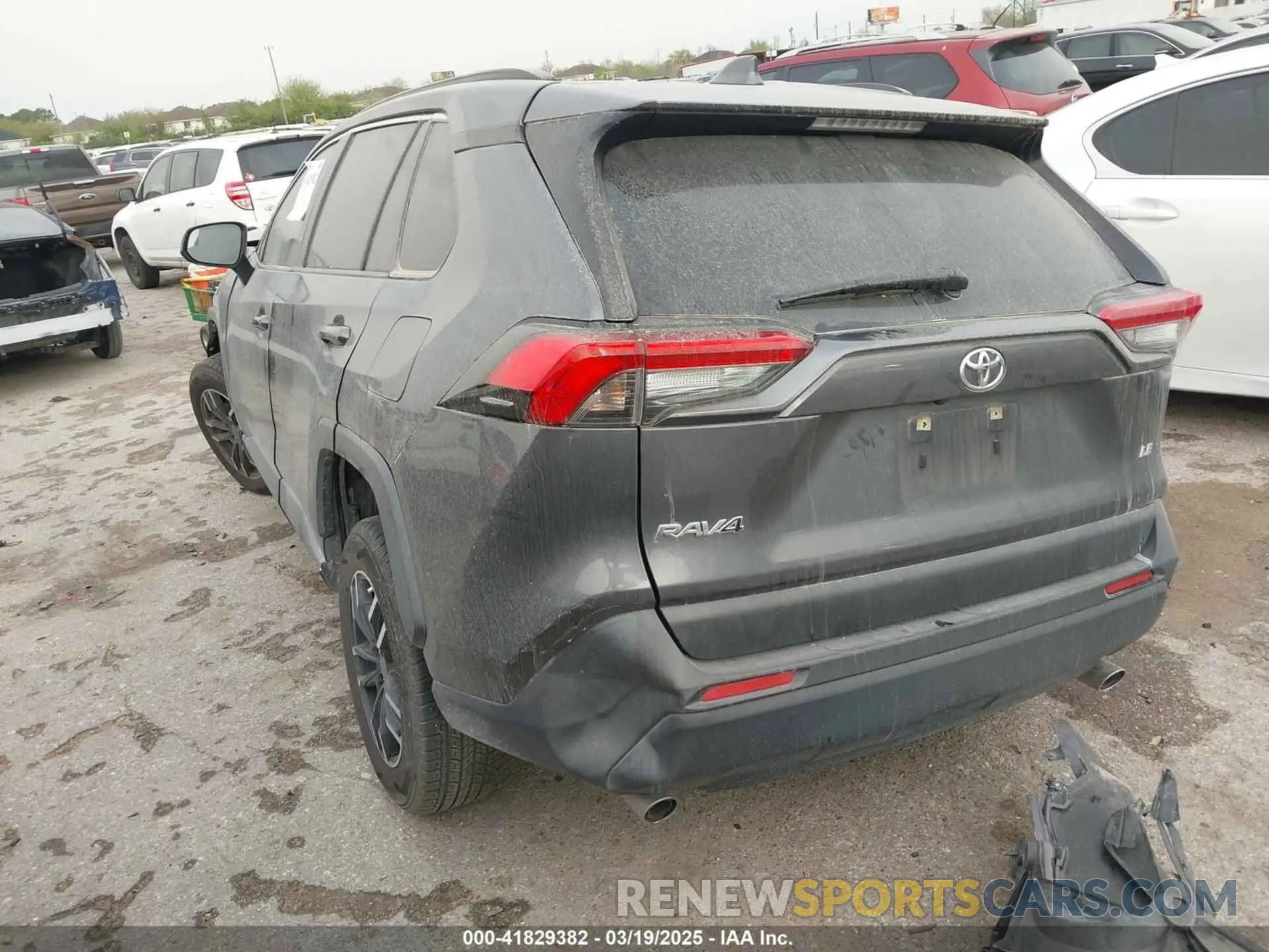3 Photograph of a damaged car JTMH1RFV3KD501628 TOYOTA RAV4 2019