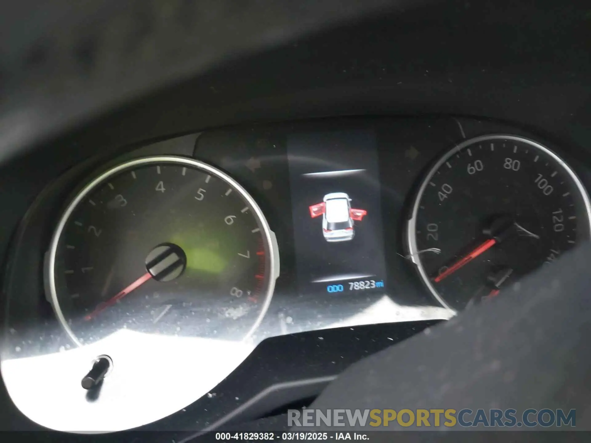 7 Photograph of a damaged car JTMH1RFV3KD501628 TOYOTA RAV4 2019