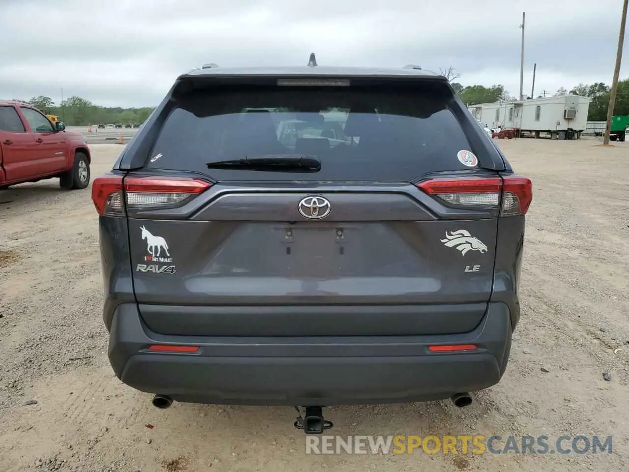 6 Photograph of a damaged car JTMH1RFV3KD507946 TOYOTA RAV4 2019