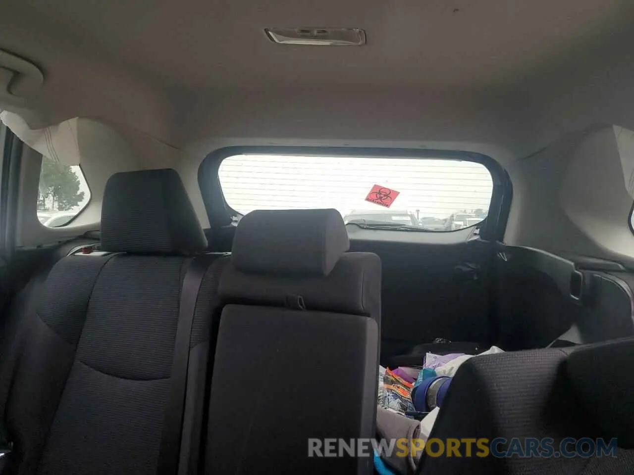 10 Photograph of a damaged car JTMH1RFV3KJ007268 TOYOTA RAV4 2019