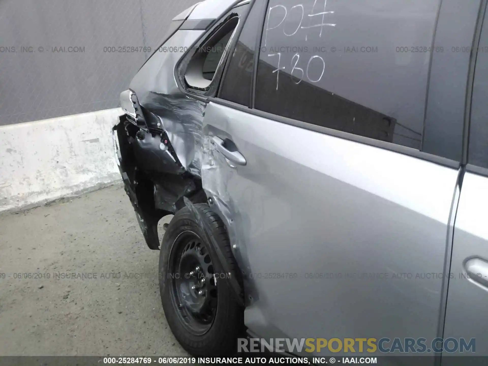 6 Photograph of a damaged car JTMH1RFV3KJ008694 TOYOTA RAV4 2019