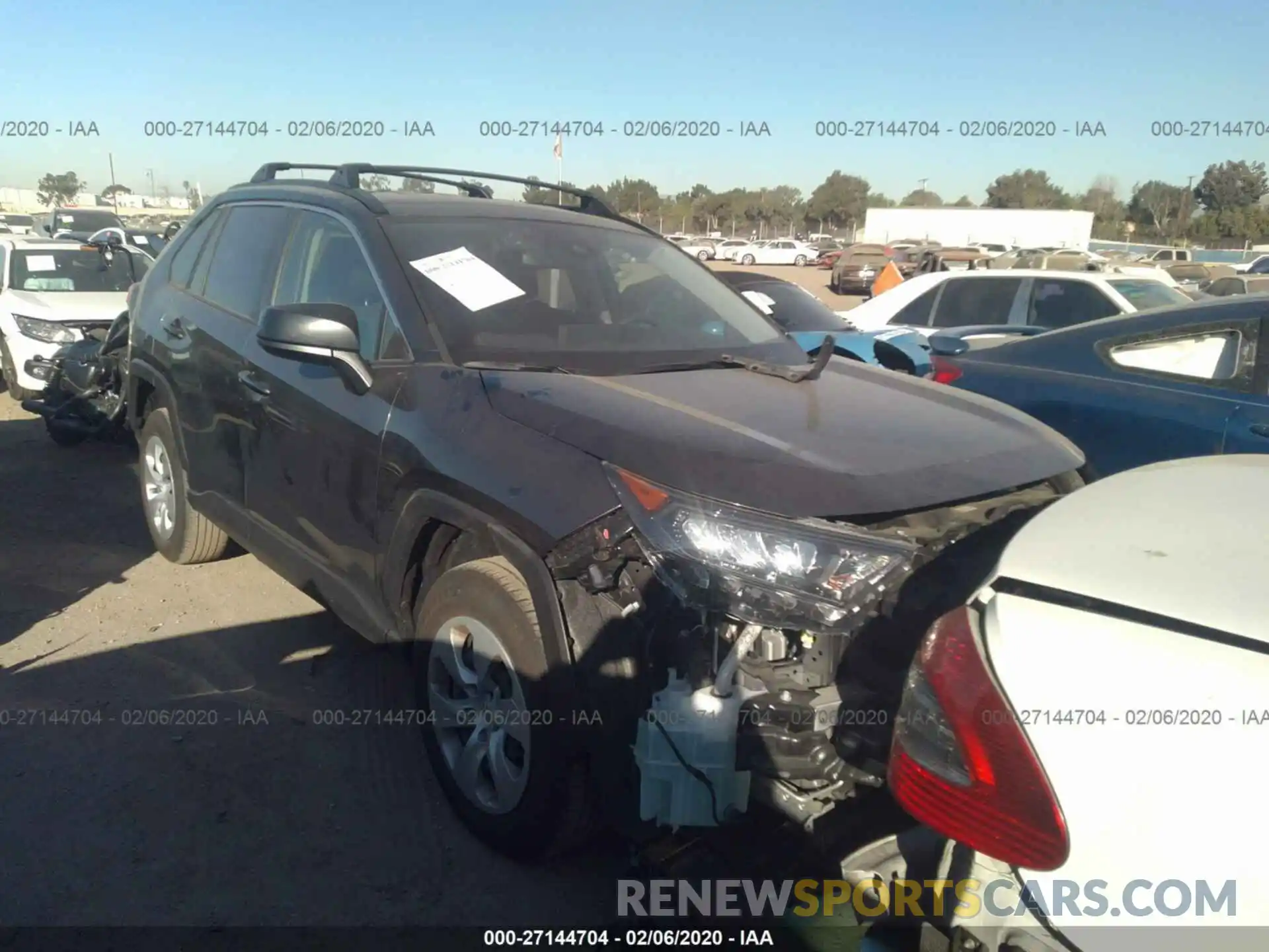 1 Photograph of a damaged car JTMH1RFV3KJ009229 TOYOTA RAV4 2019