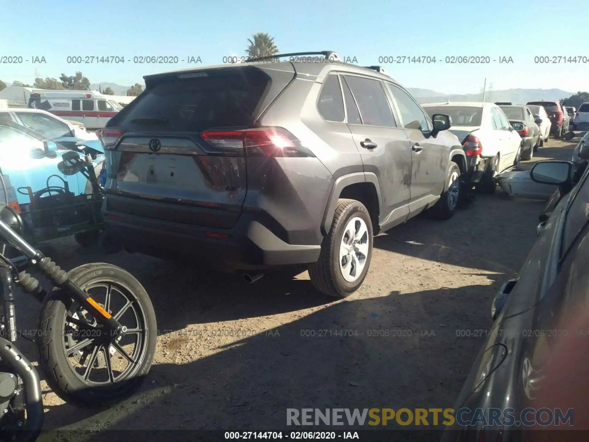 4 Photograph of a damaged car JTMH1RFV3KJ009229 TOYOTA RAV4 2019