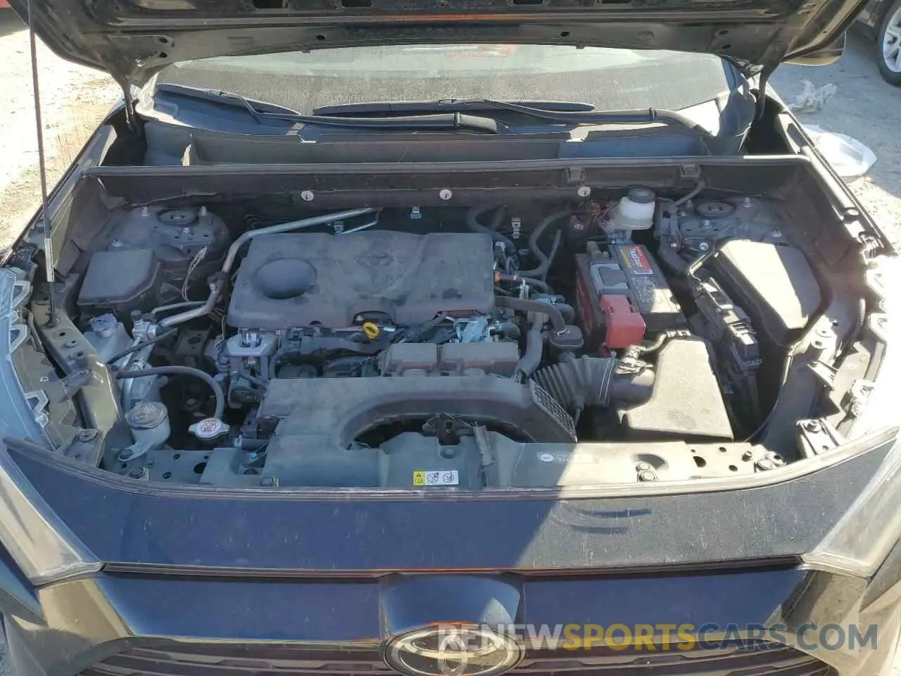 12 Photograph of a damaged car JTMH1RFV3KJ014737 TOYOTA RAV4 2019