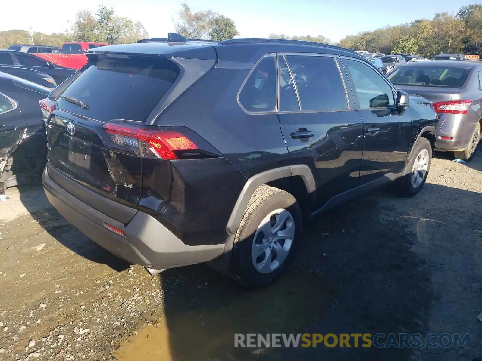 4 Photograph of a damaged car JTMH1RFV4KD013062 TOYOTA RAV4 2019