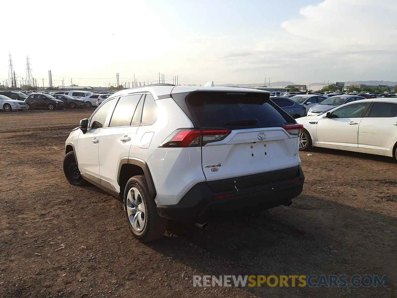 3 Photograph of a damaged car JTMH1RFV4KD018441 TOYOTA RAV4 2019