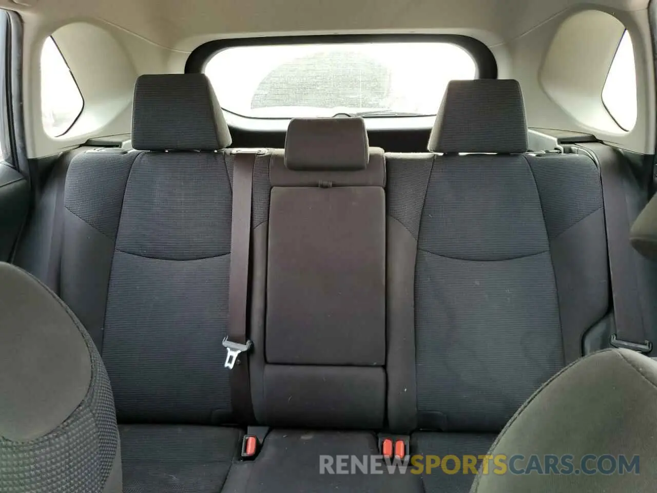 10 Photograph of a damaged car JTMH1RFV4KD019458 TOYOTA RAV4 2019