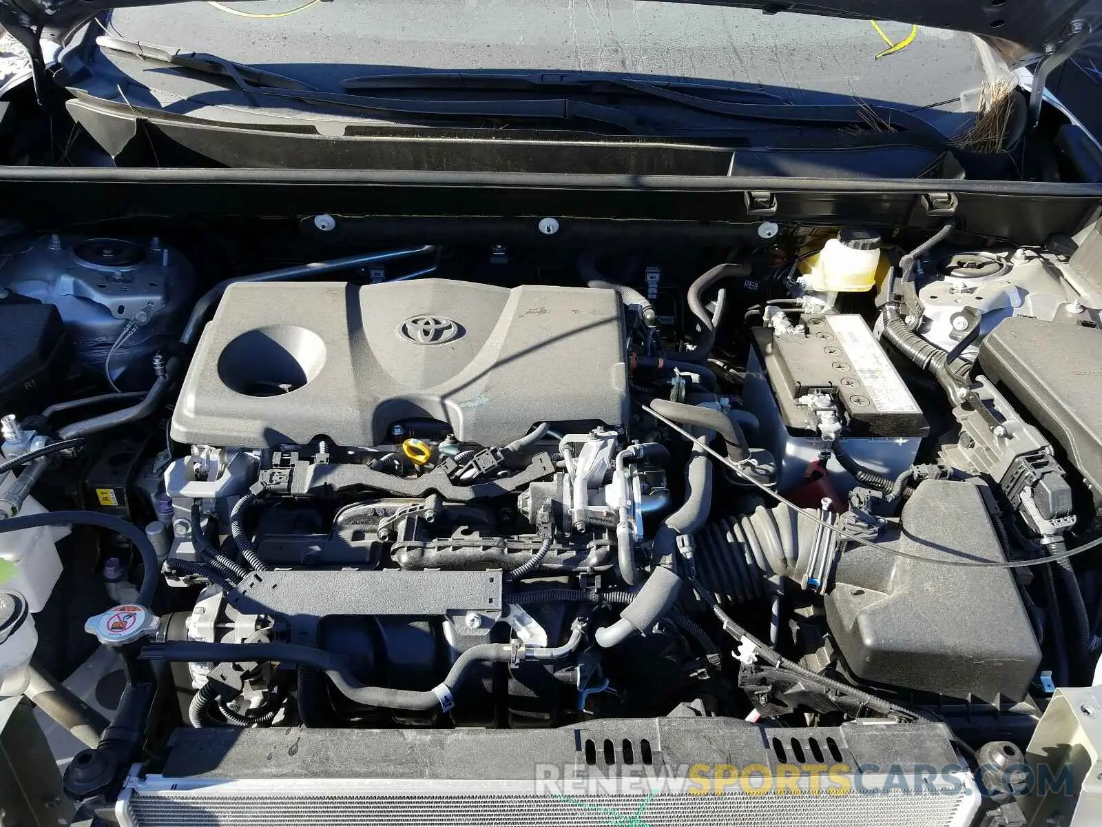 7 Photograph of a damaged car JTMH1RFV4KD032131 TOYOTA RAV4 2019