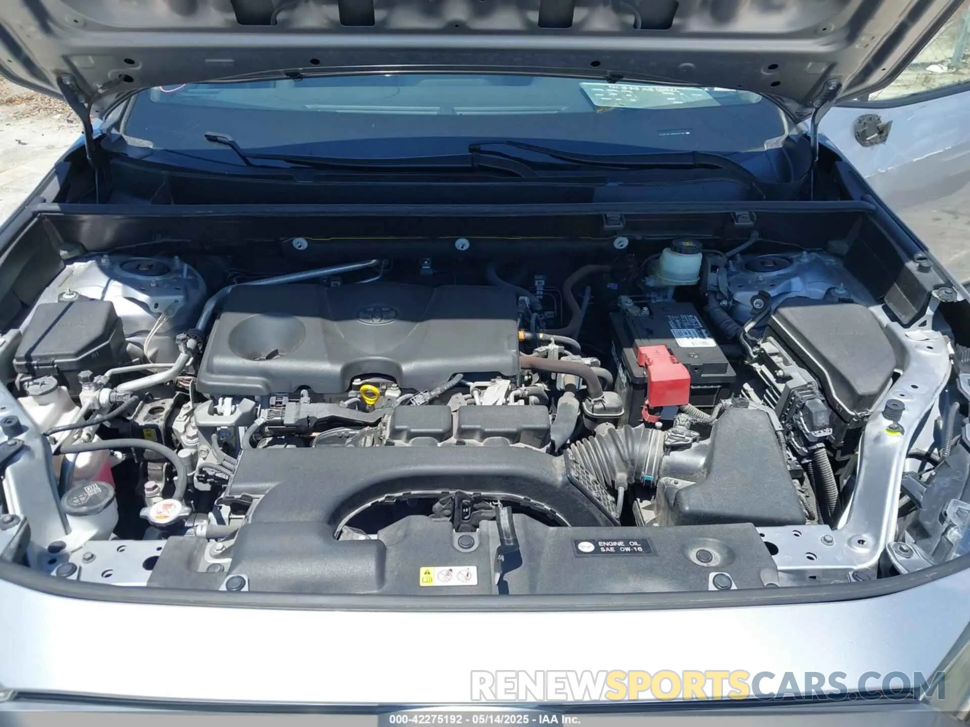 10 Photograph of a damaged car JTMH1RFV4KD036163 TOYOTA RAV4 2019