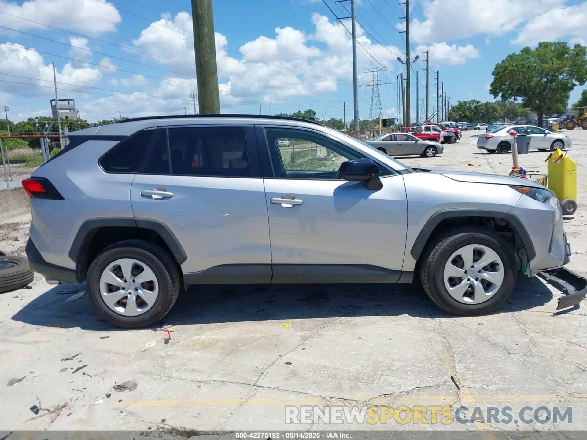 14 Photograph of a damaged car JTMH1RFV4KD036163 TOYOTA RAV4 2019