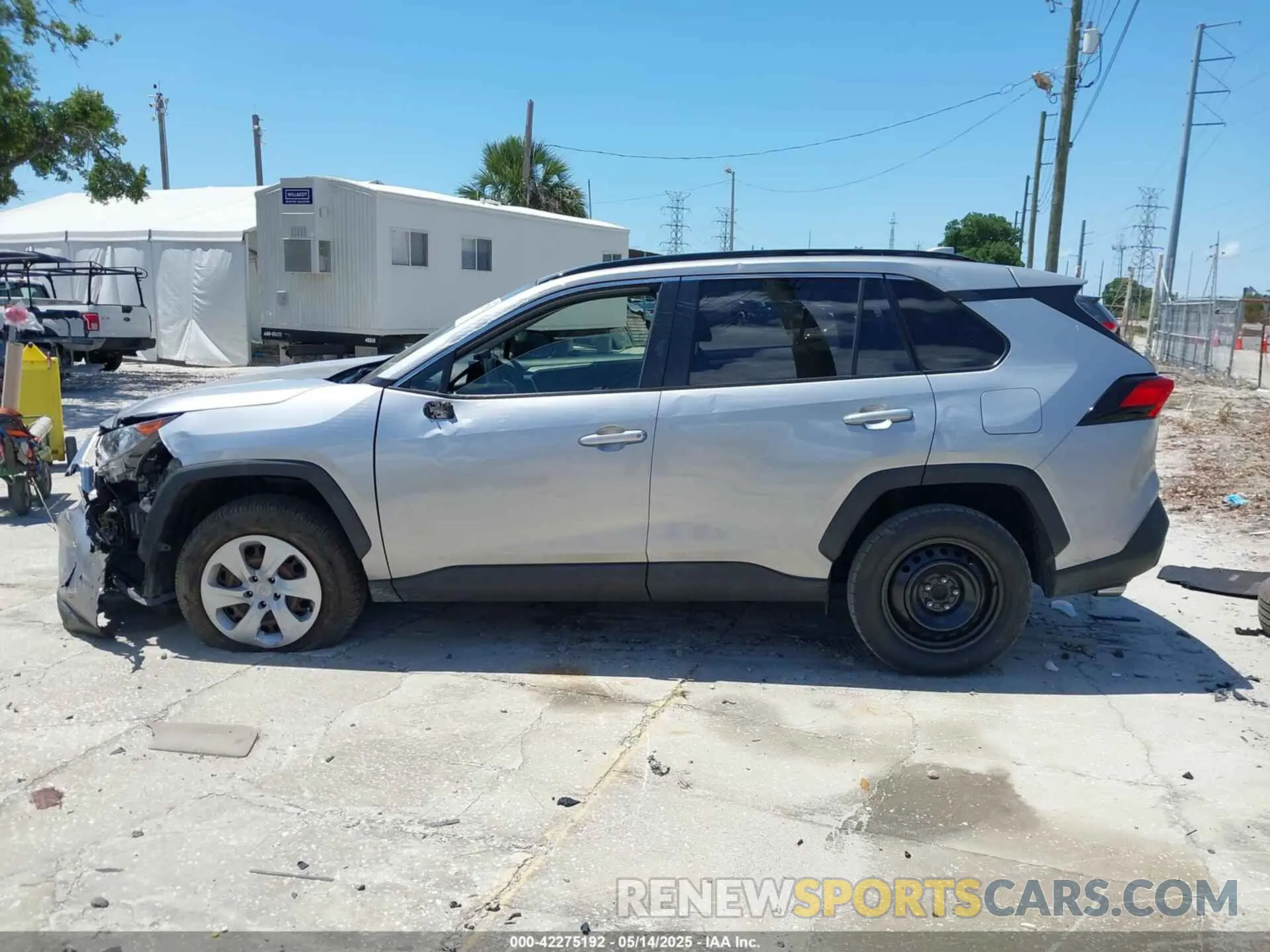 15 Photograph of a damaged car JTMH1RFV4KD036163 TOYOTA RAV4 2019
