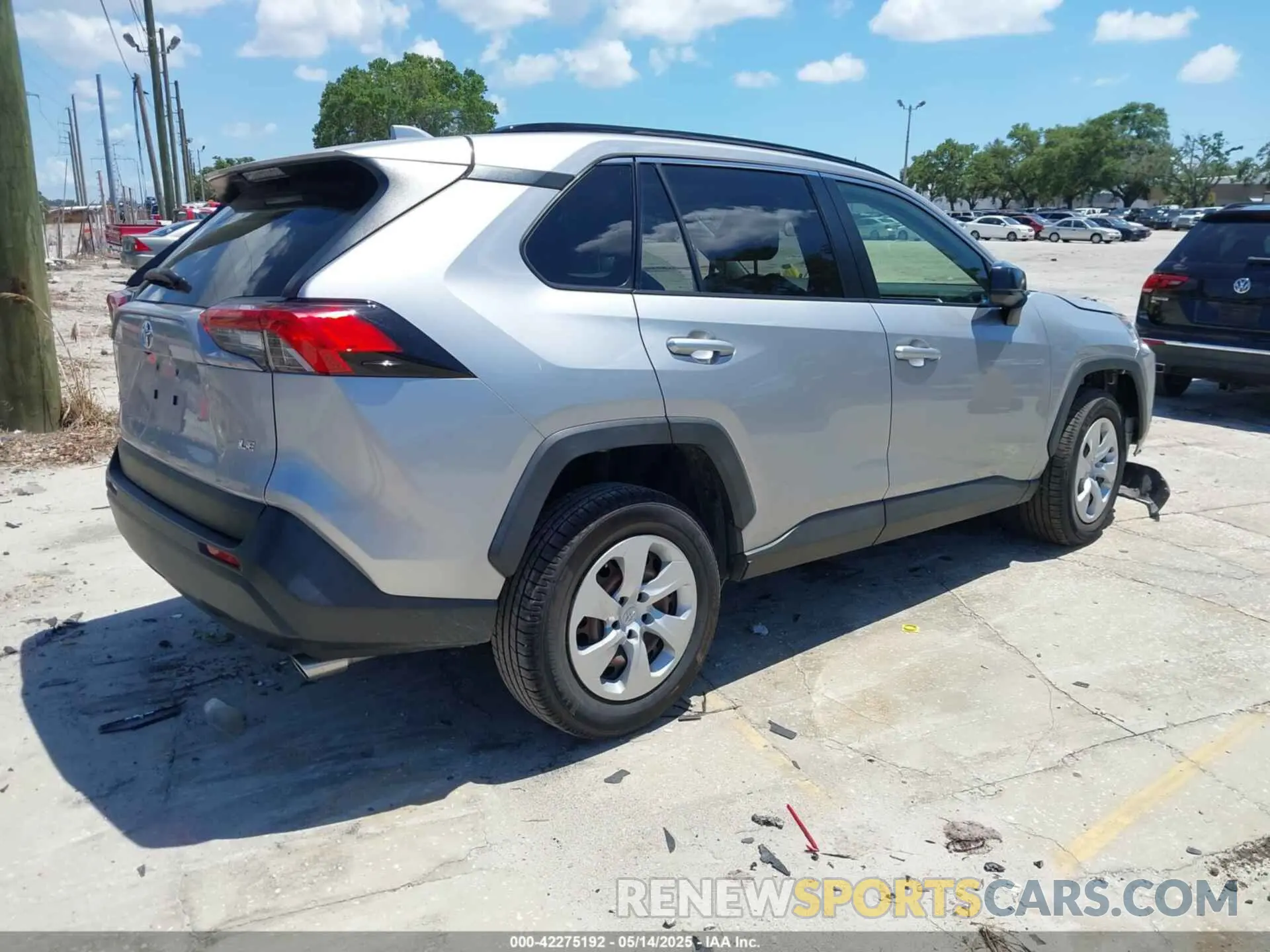 4 Photograph of a damaged car JTMH1RFV4KD036163 TOYOTA RAV4 2019