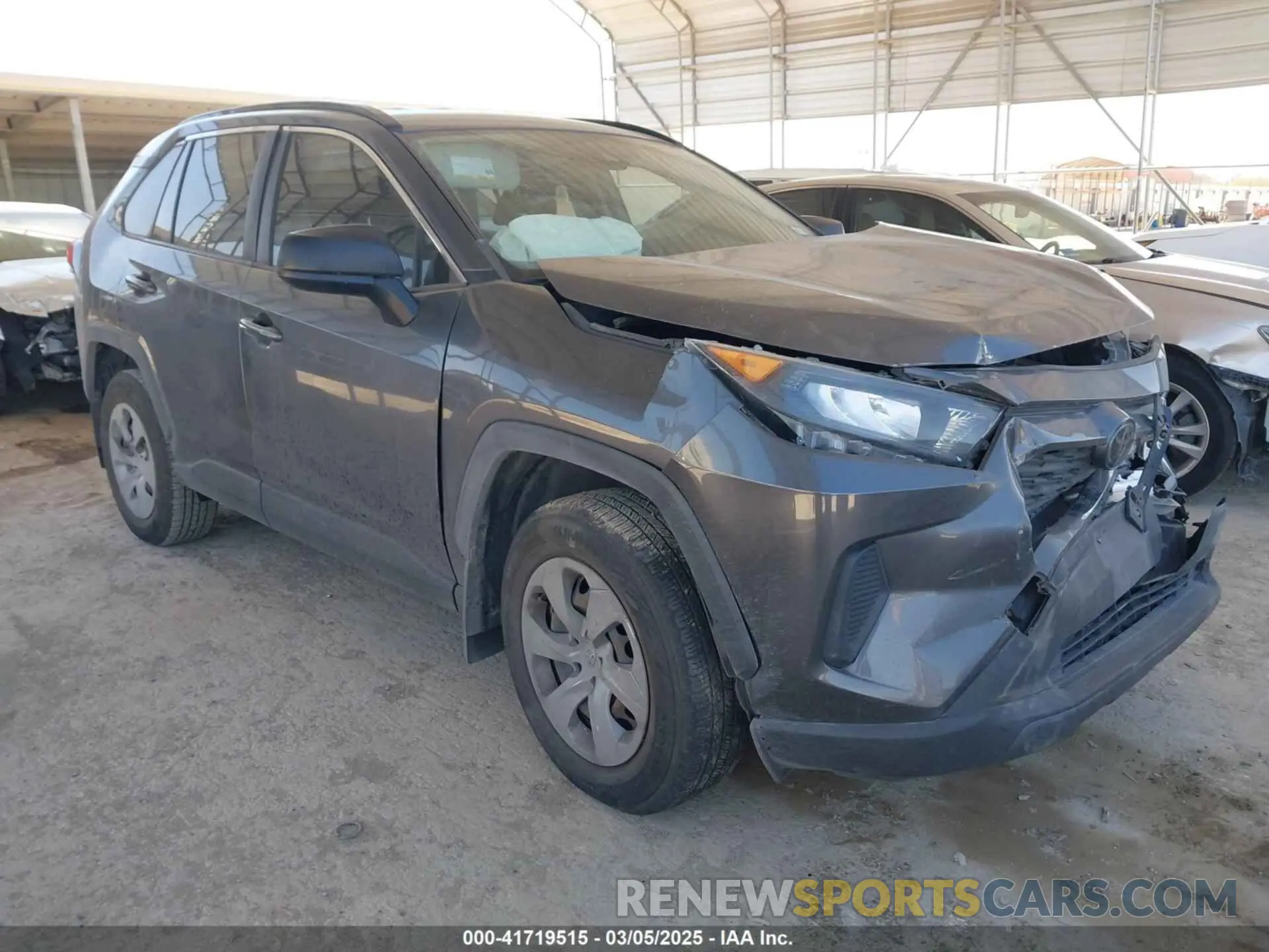 1 Photograph of a damaged car JTMH1RFV4KD037099 TOYOTA RAV4 2019