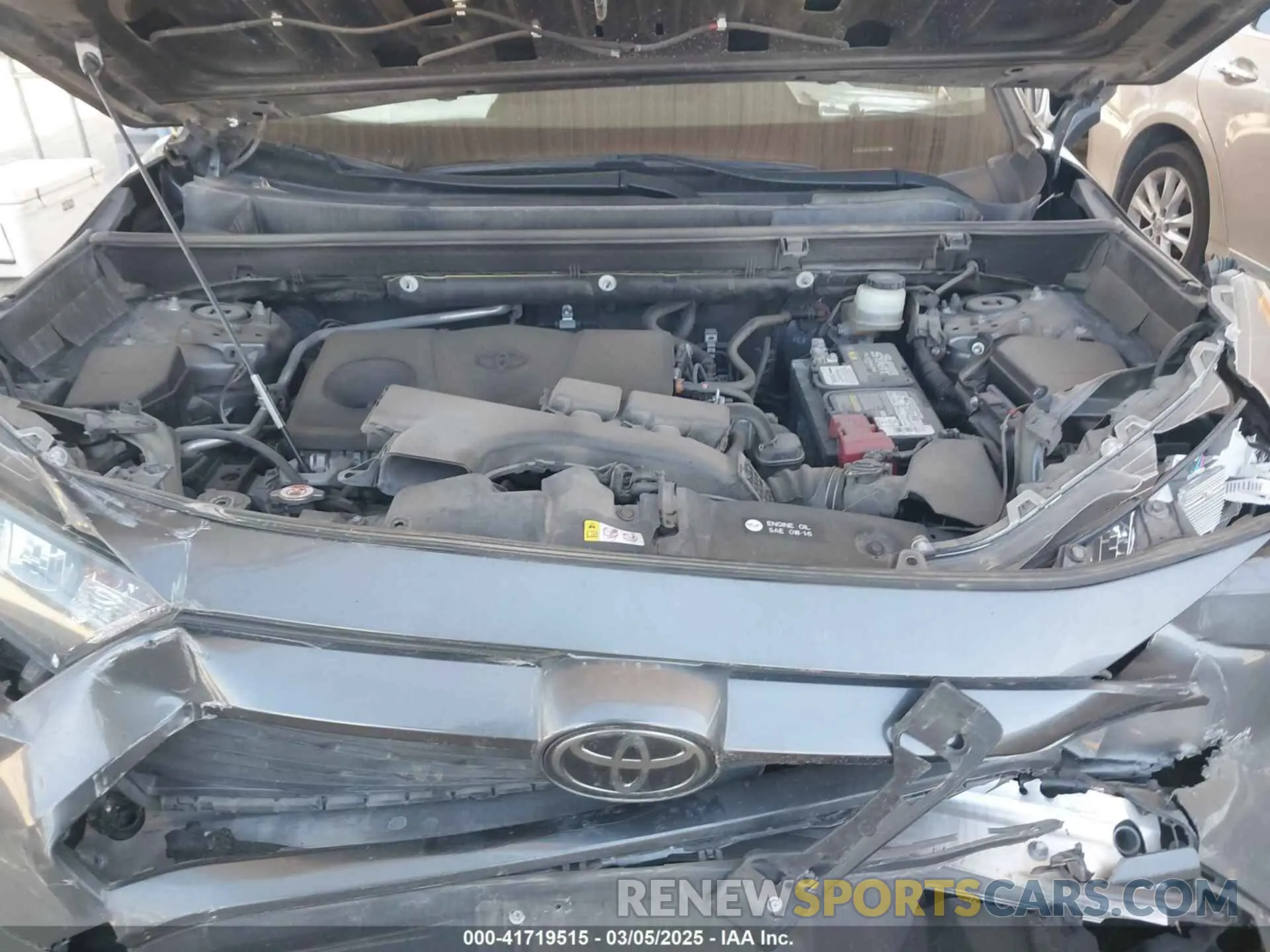 10 Photograph of a damaged car JTMH1RFV4KD037099 TOYOTA RAV4 2019