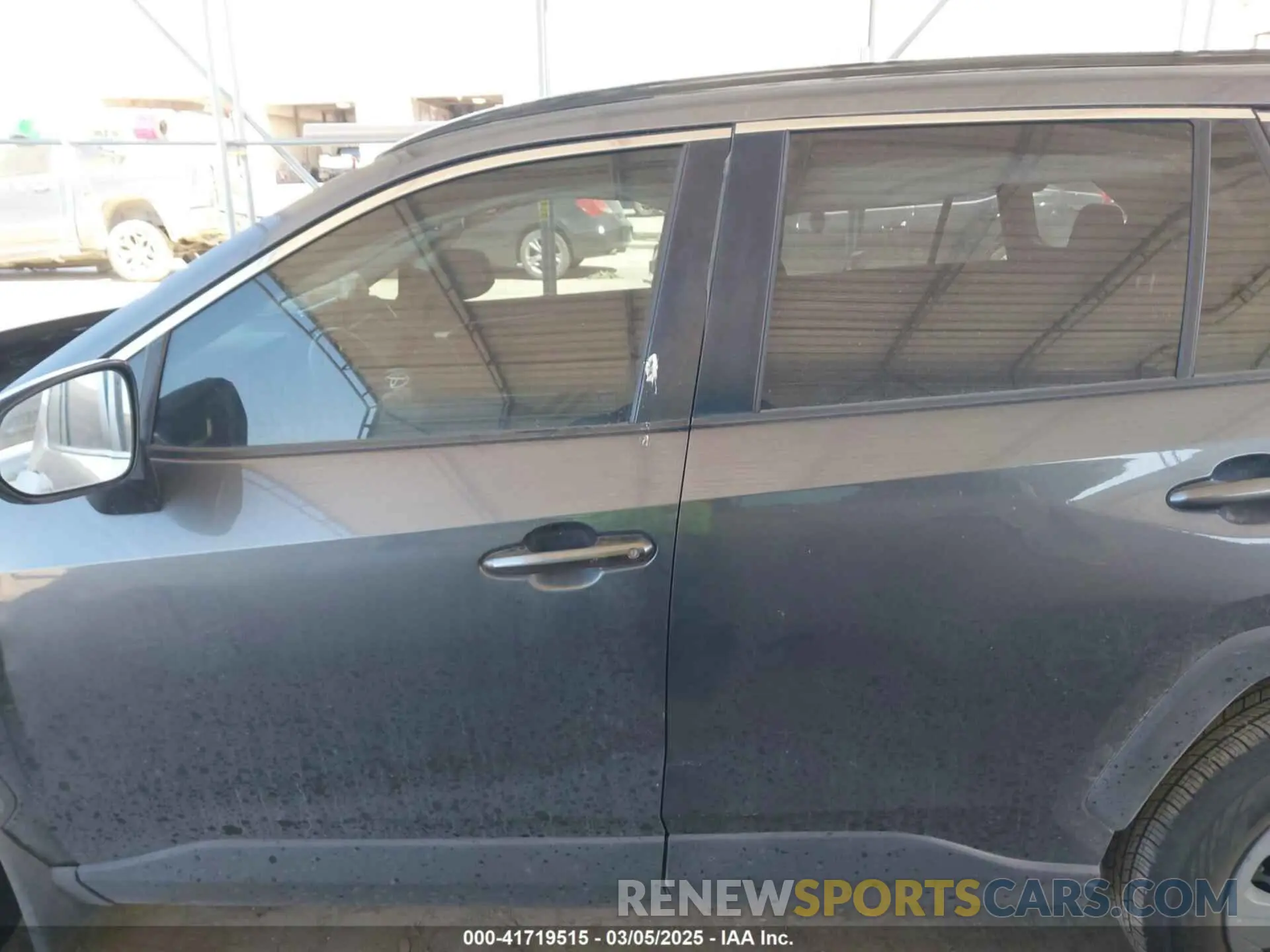 14 Photograph of a damaged car JTMH1RFV4KD037099 TOYOTA RAV4 2019