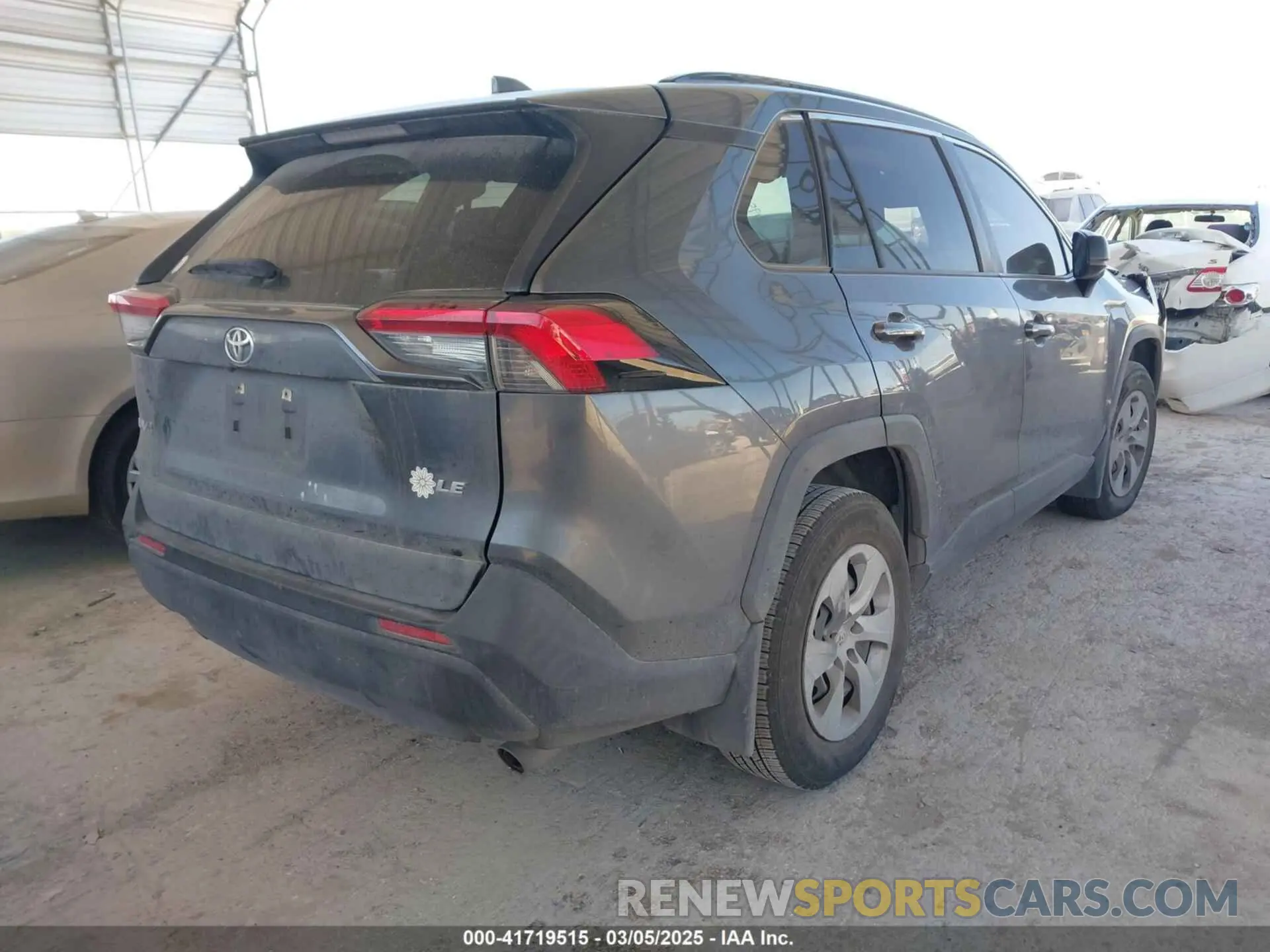 4 Photograph of a damaged car JTMH1RFV4KD037099 TOYOTA RAV4 2019
