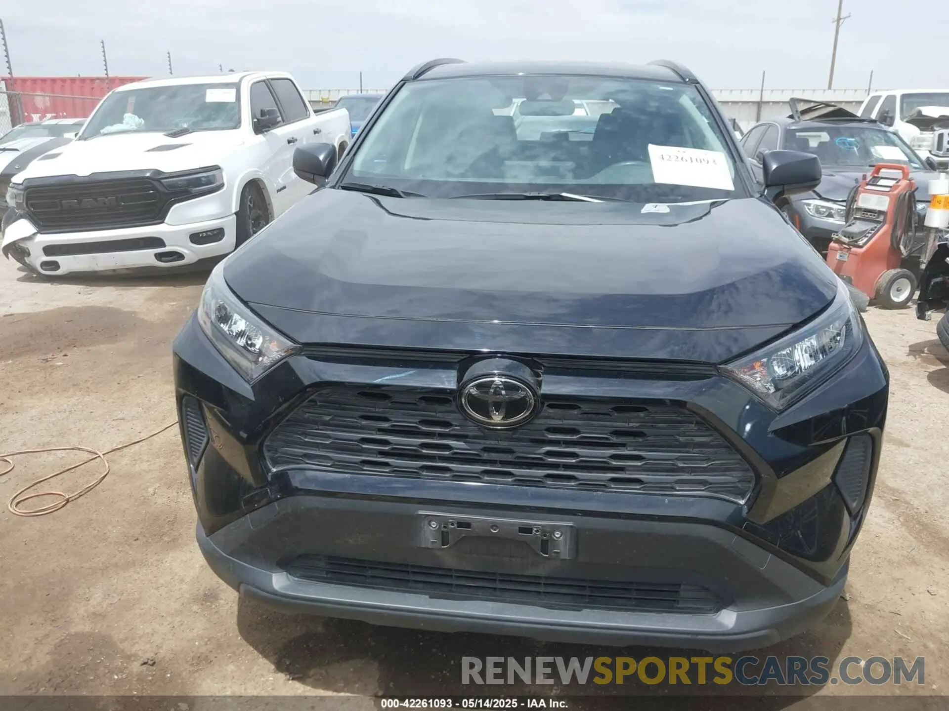 13 Photograph of a damaged car JTMH1RFV4KD037636 TOYOTA RAV4 2019