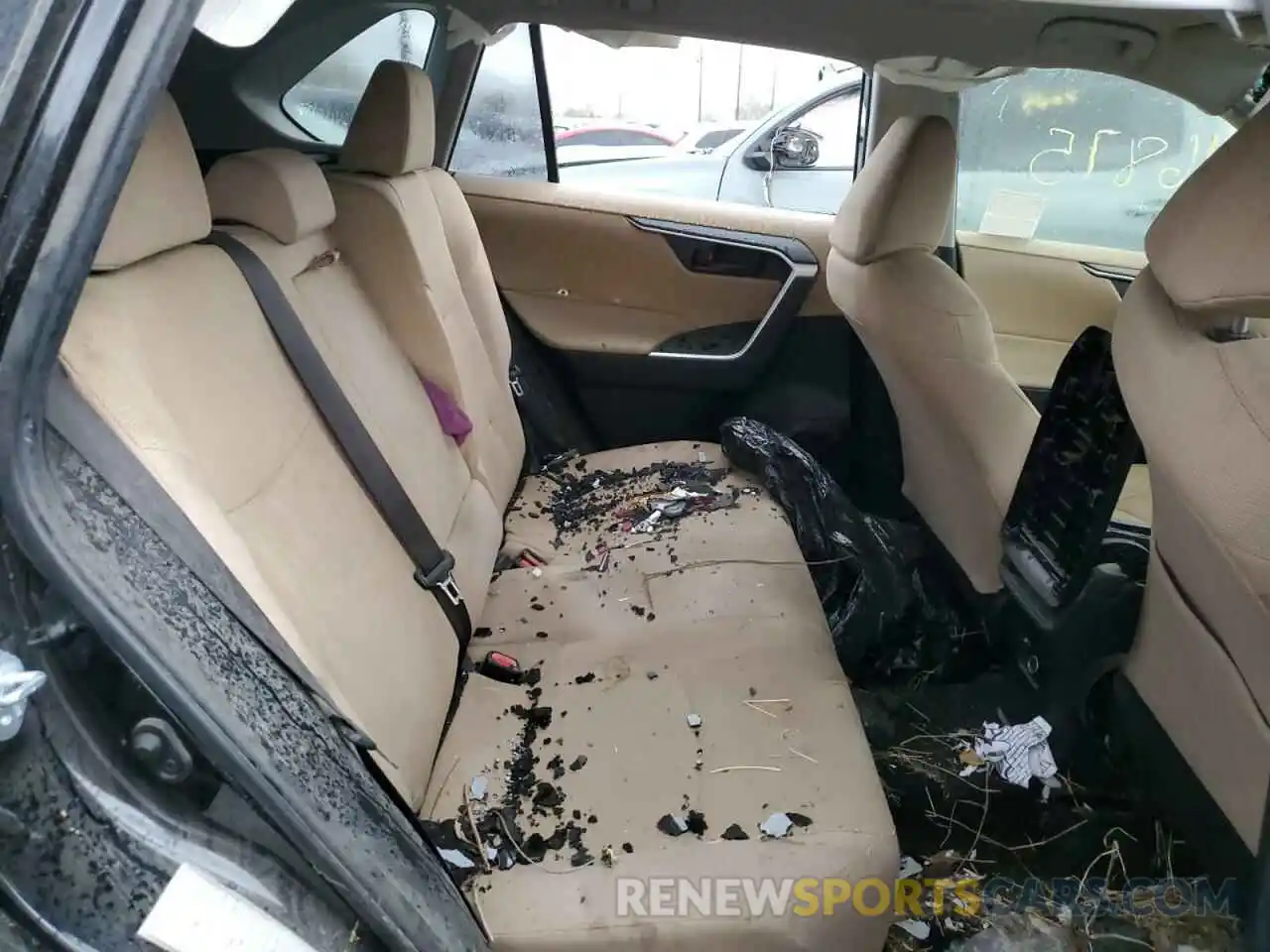 10 Photograph of a damaged car JTMH1RFV4KD500858 TOYOTA RAV4 2019