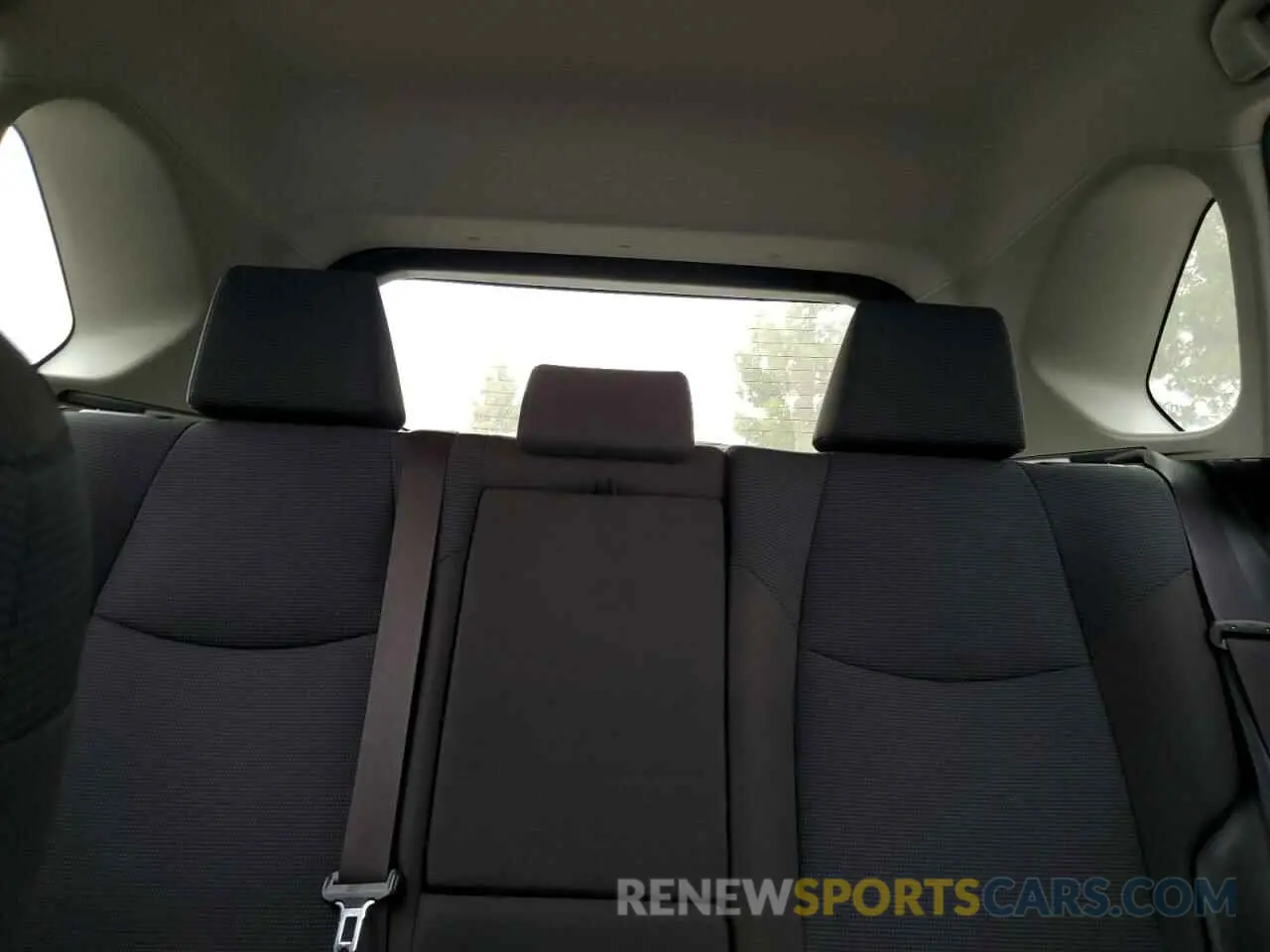 10 Photograph of a damaged car JTMH1RFV4KJ009059 TOYOTA RAV4 2019