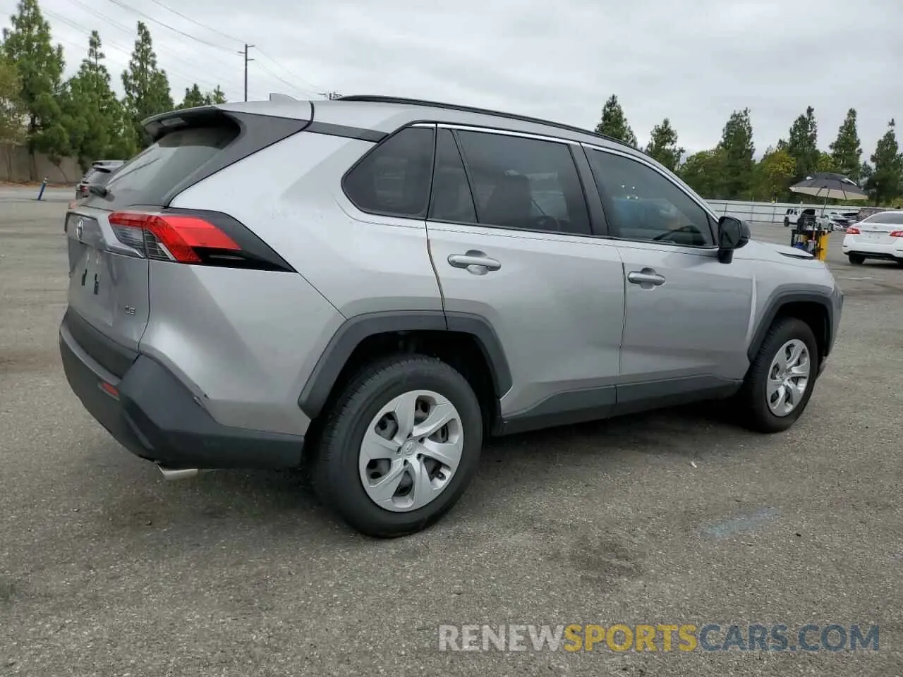 3 Photograph of a damaged car JTMH1RFV4KJ009059 TOYOTA RAV4 2019