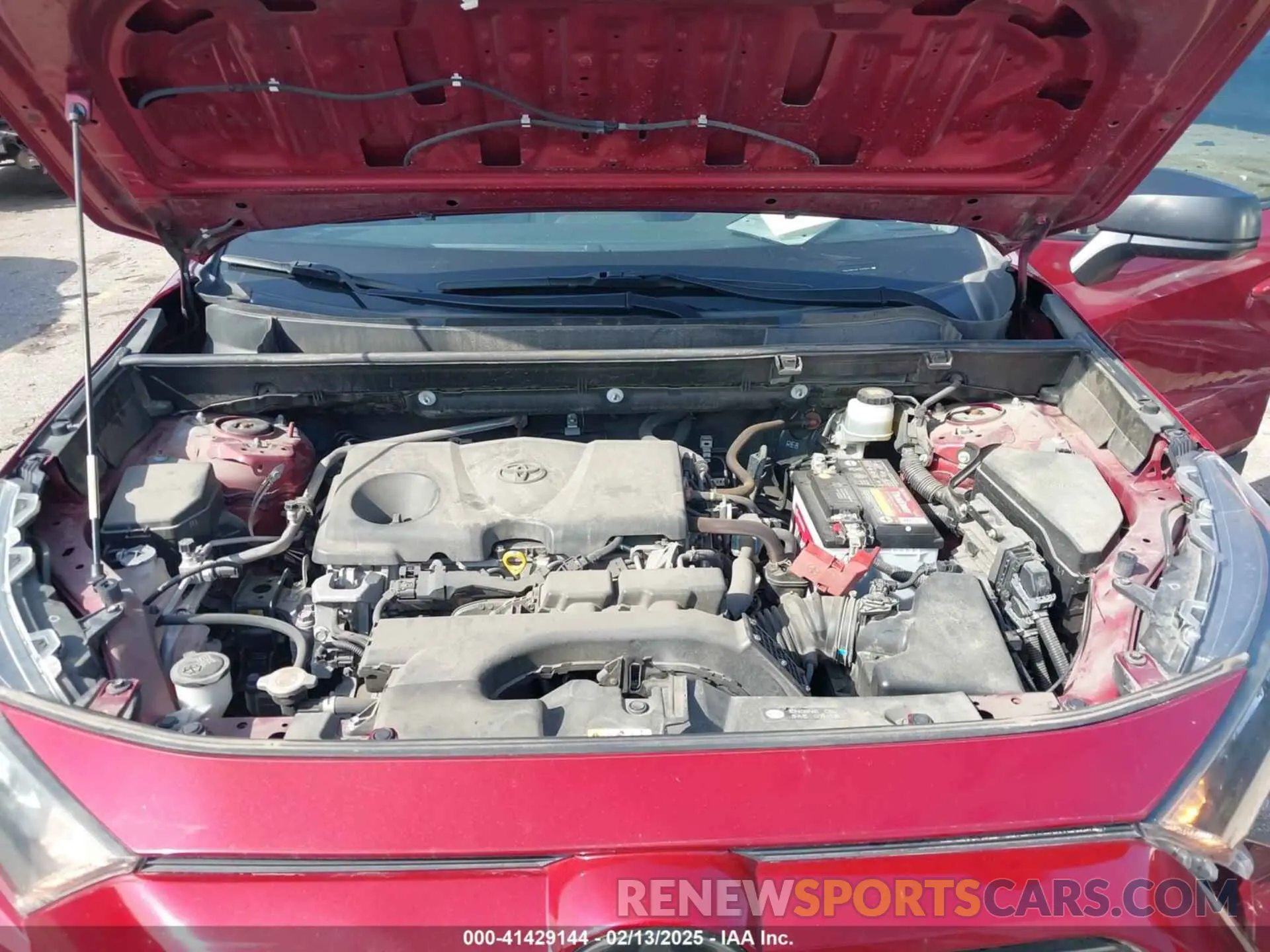 10 Photograph of a damaged car JTMH1RFV4KJ010972 TOYOTA RAV4 2019