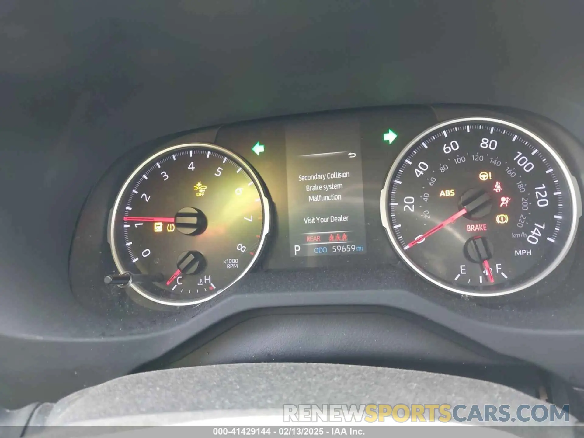 7 Photograph of a damaged car JTMH1RFV4KJ010972 TOYOTA RAV4 2019