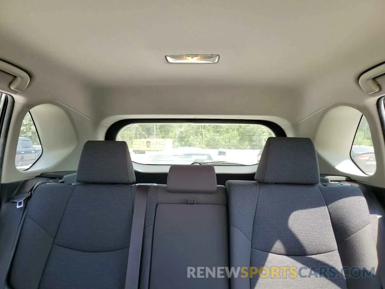 10 Photograph of a damaged car JTMH1RFV5KD005102 TOYOTA RAV4 2019