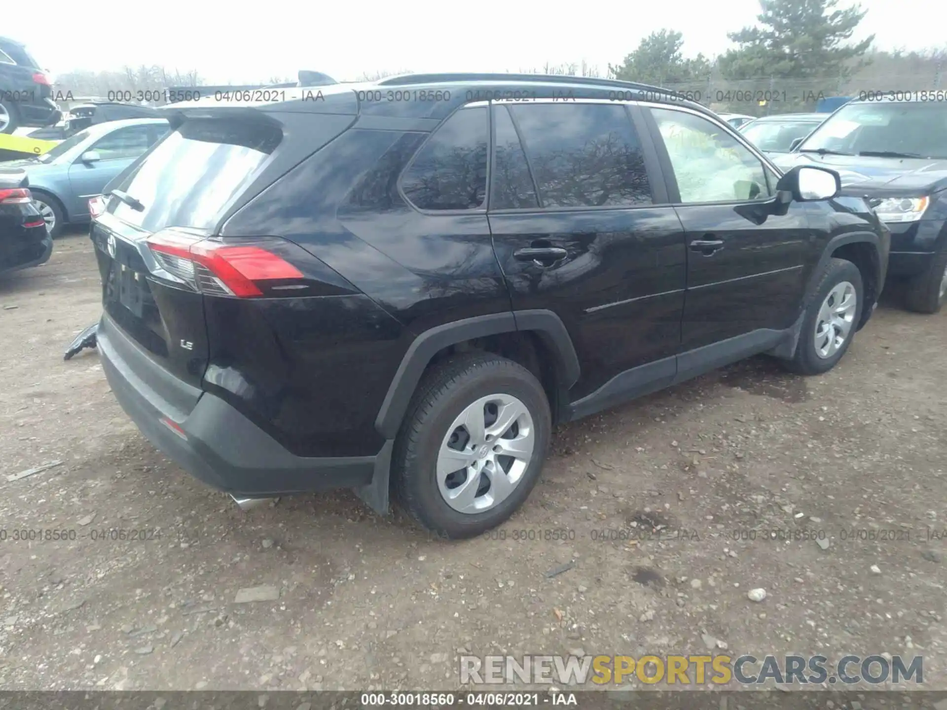 4 Photograph of a damaged car JTMH1RFV5KD029626 TOYOTA RAV4 2019