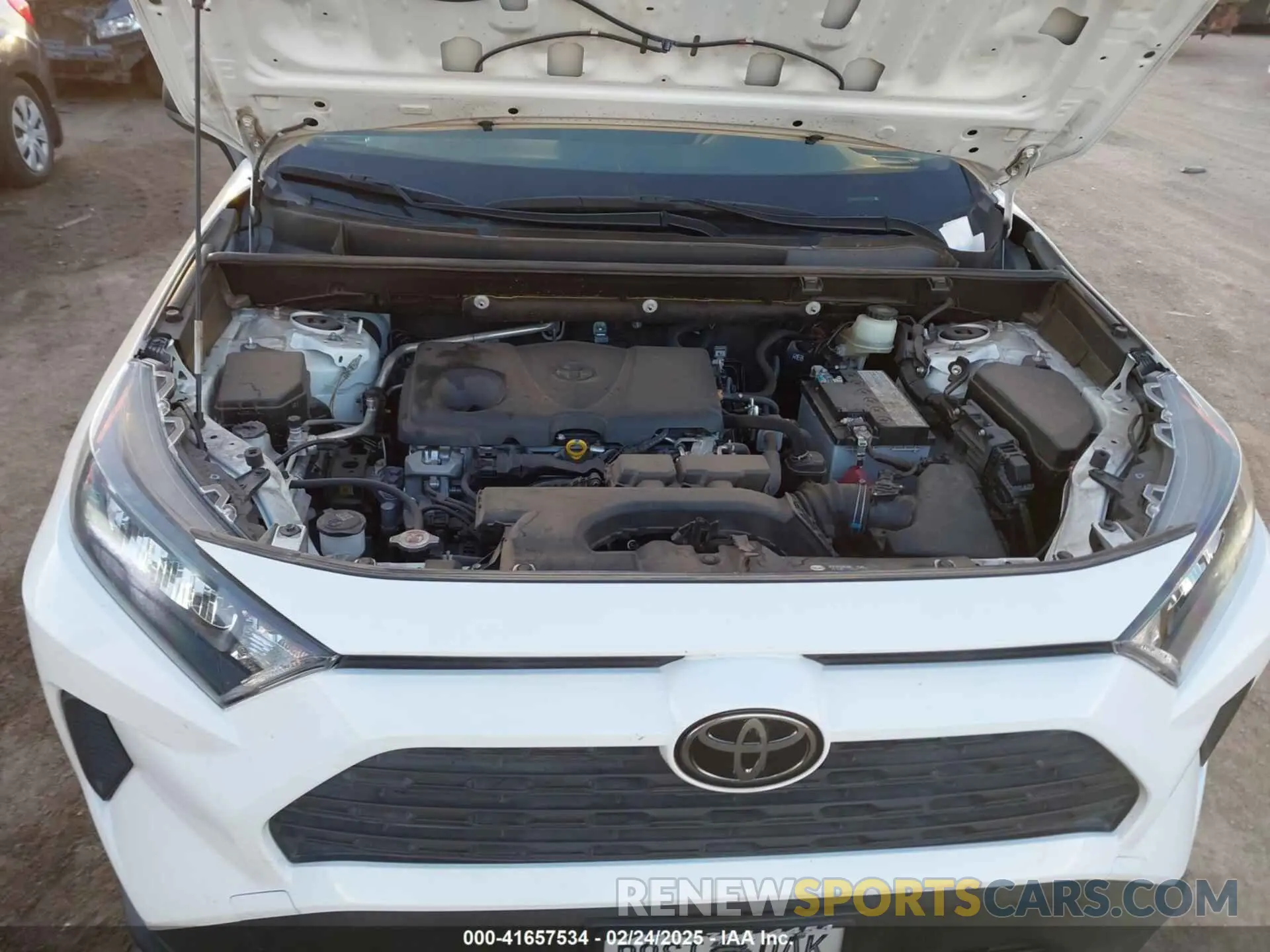10 Photograph of a damaged car JTMH1RFV5KD037919 TOYOTA RAV4 2019