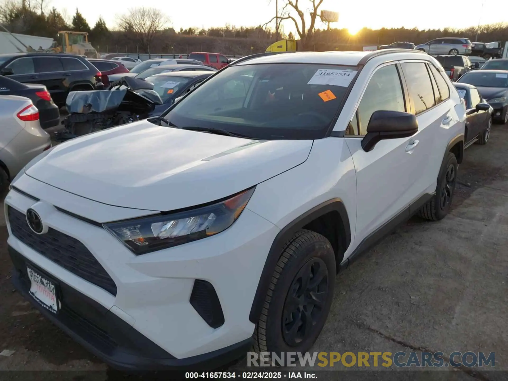2 Photograph of a damaged car JTMH1RFV5KD037919 TOYOTA RAV4 2019