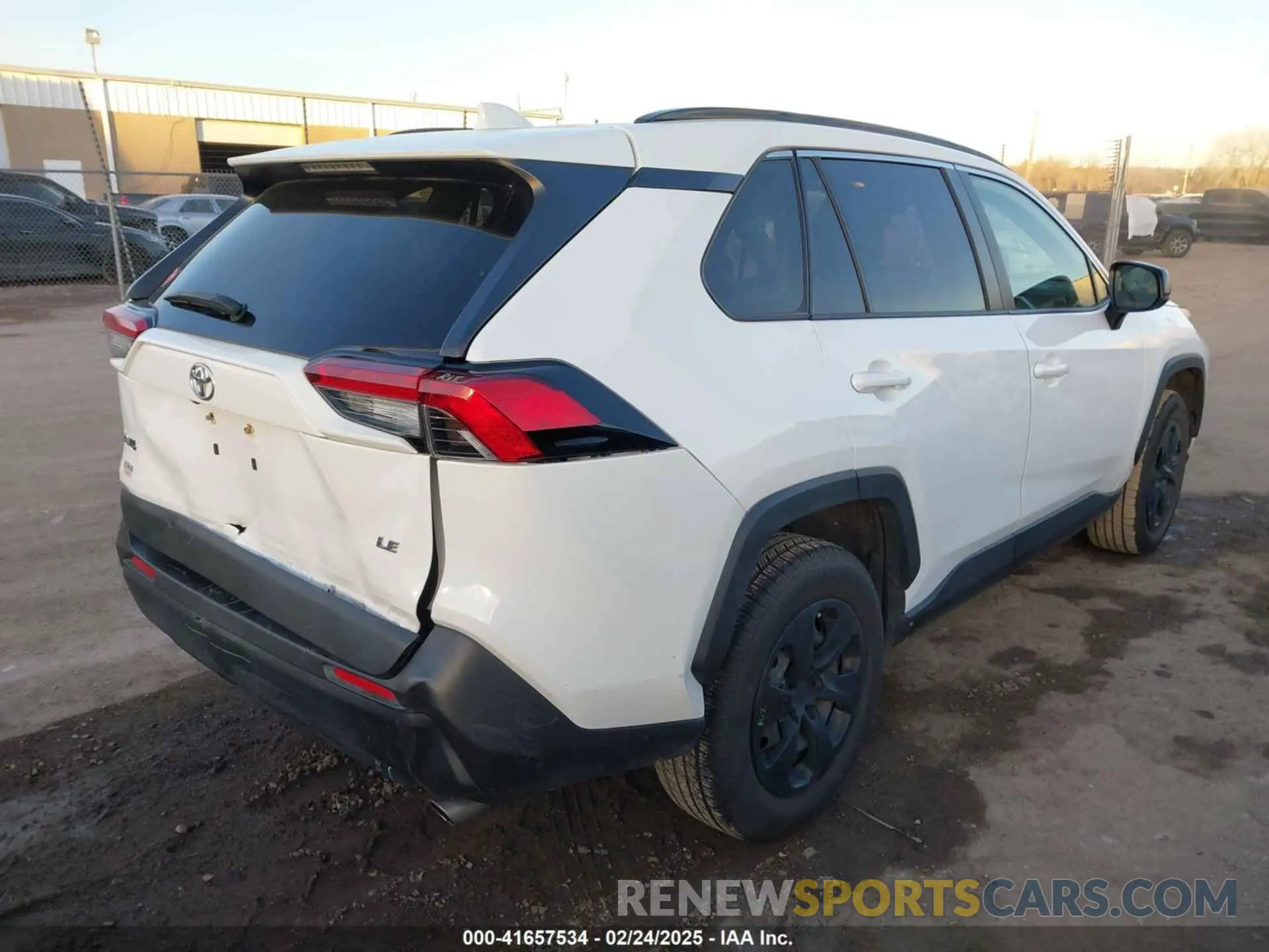 4 Photograph of a damaged car JTMH1RFV5KD037919 TOYOTA RAV4 2019