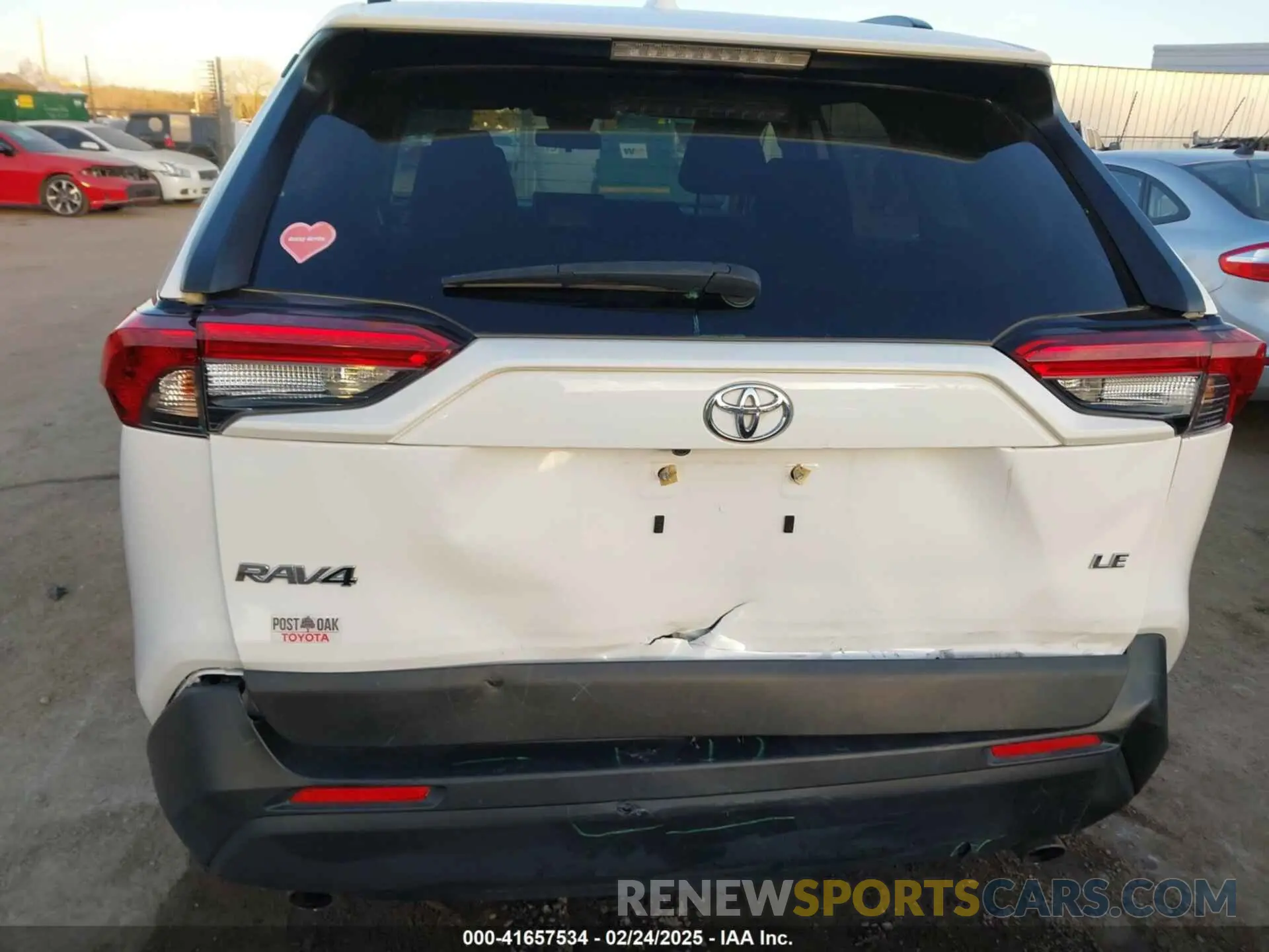 6 Photograph of a damaged car JTMH1RFV5KD037919 TOYOTA RAV4 2019