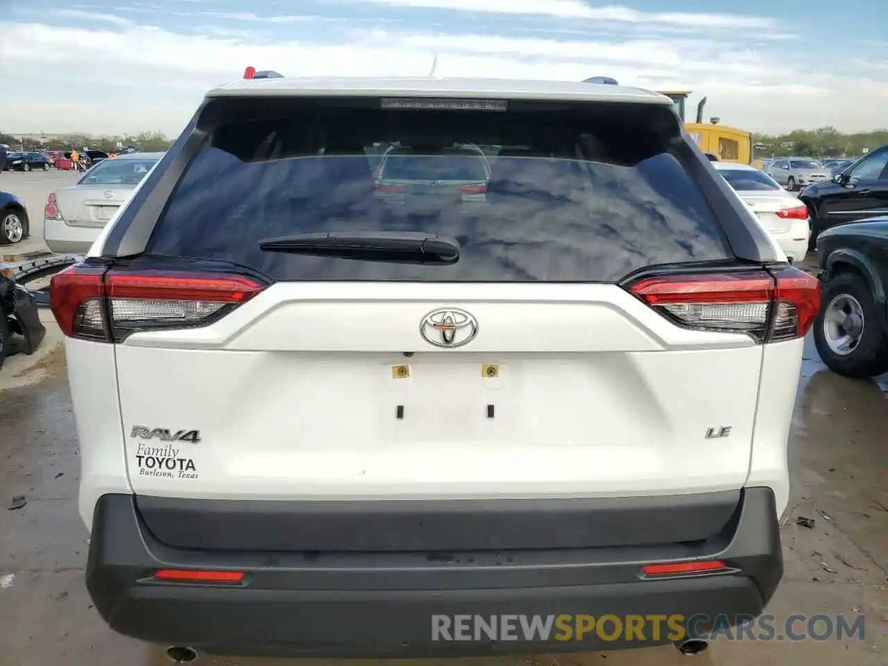 6 Photograph of a damaged car JTMH1RFV5KD041274 TOYOTA RAV4 2019